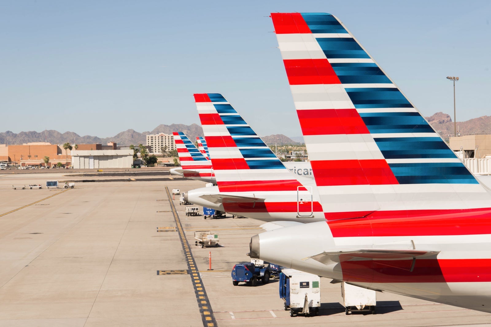 american airlines_shutterstock_330126224