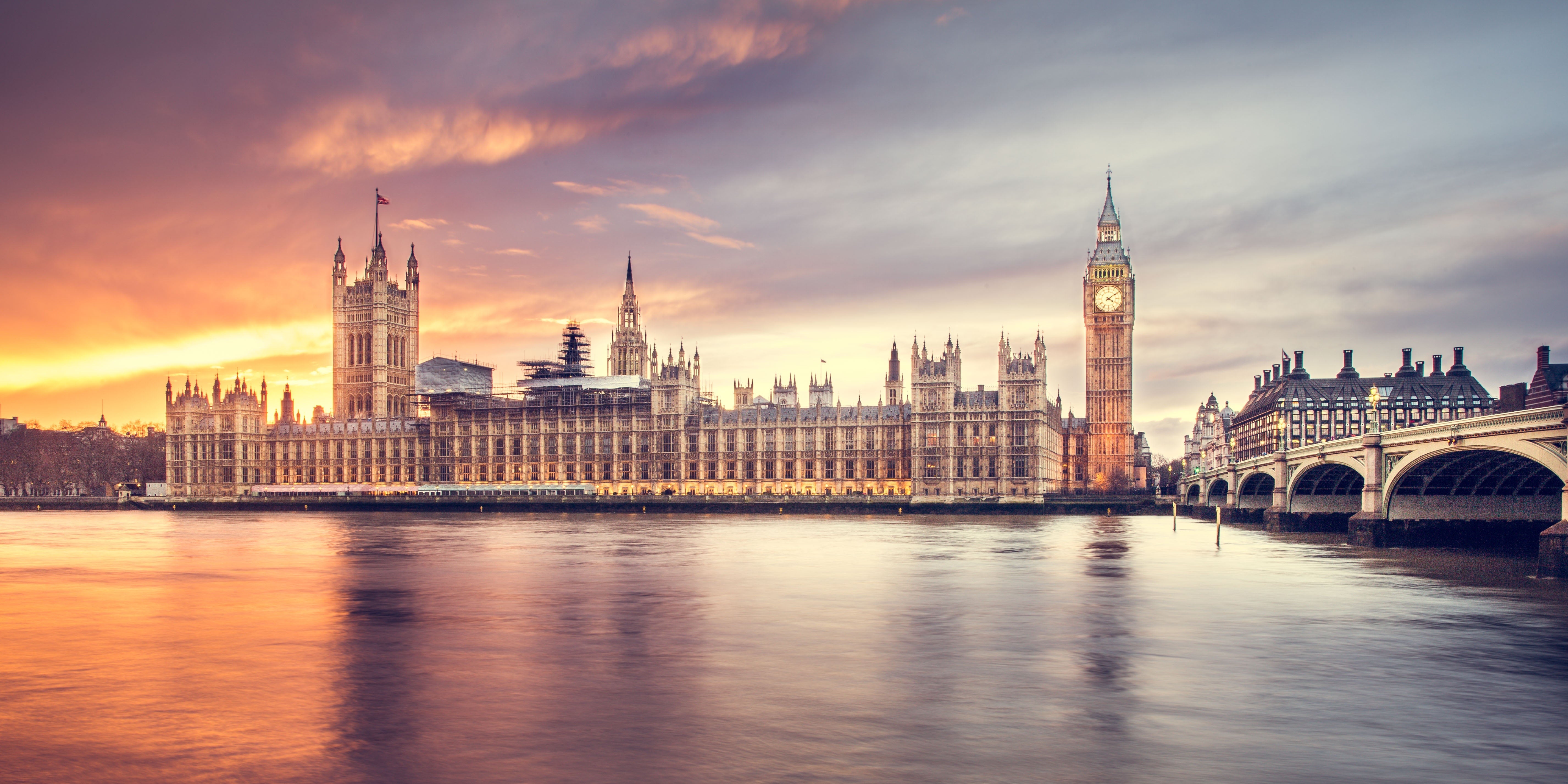 london-luca-micheli-422052-unsplash