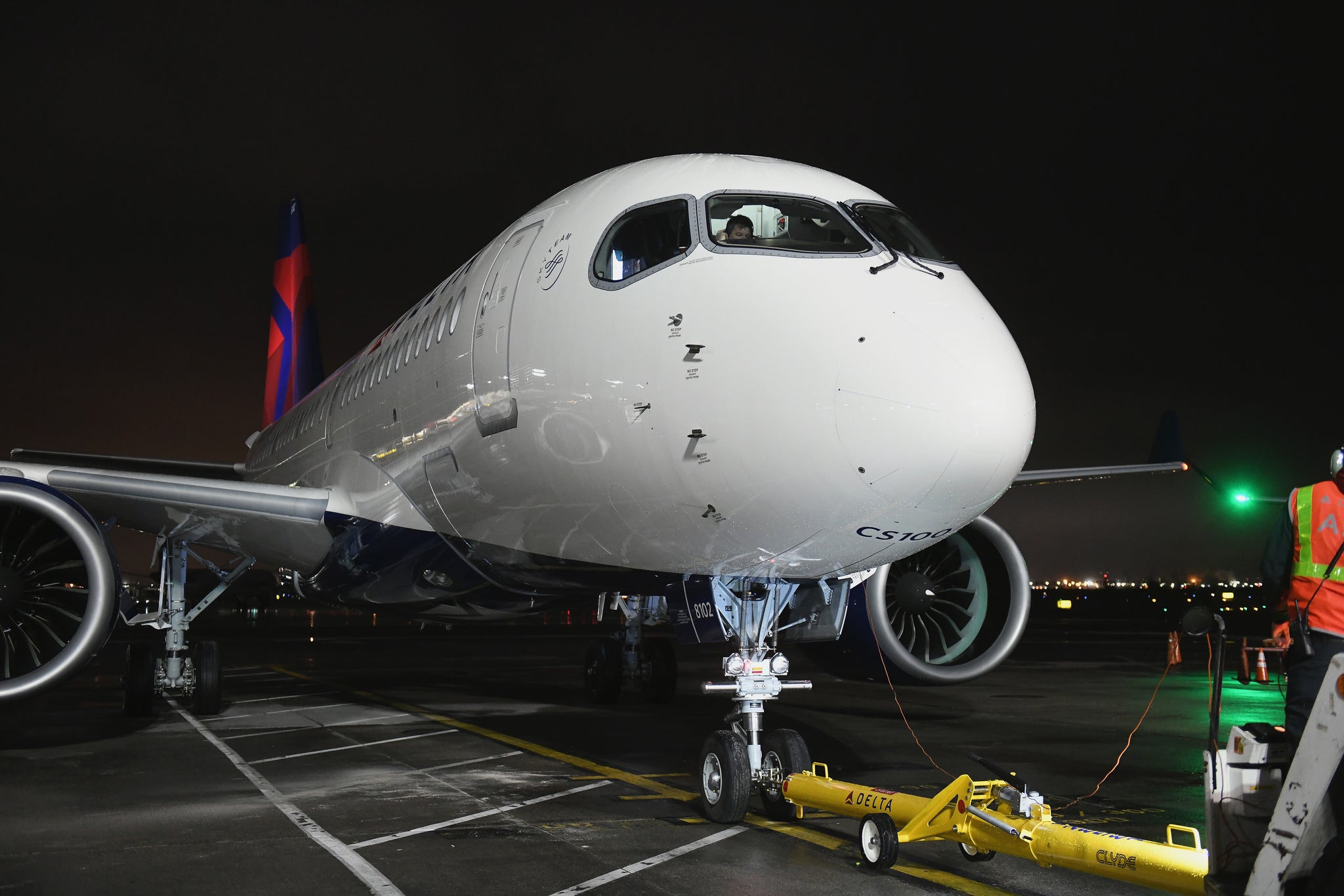 Delta A220 LGA inaugural to BOS