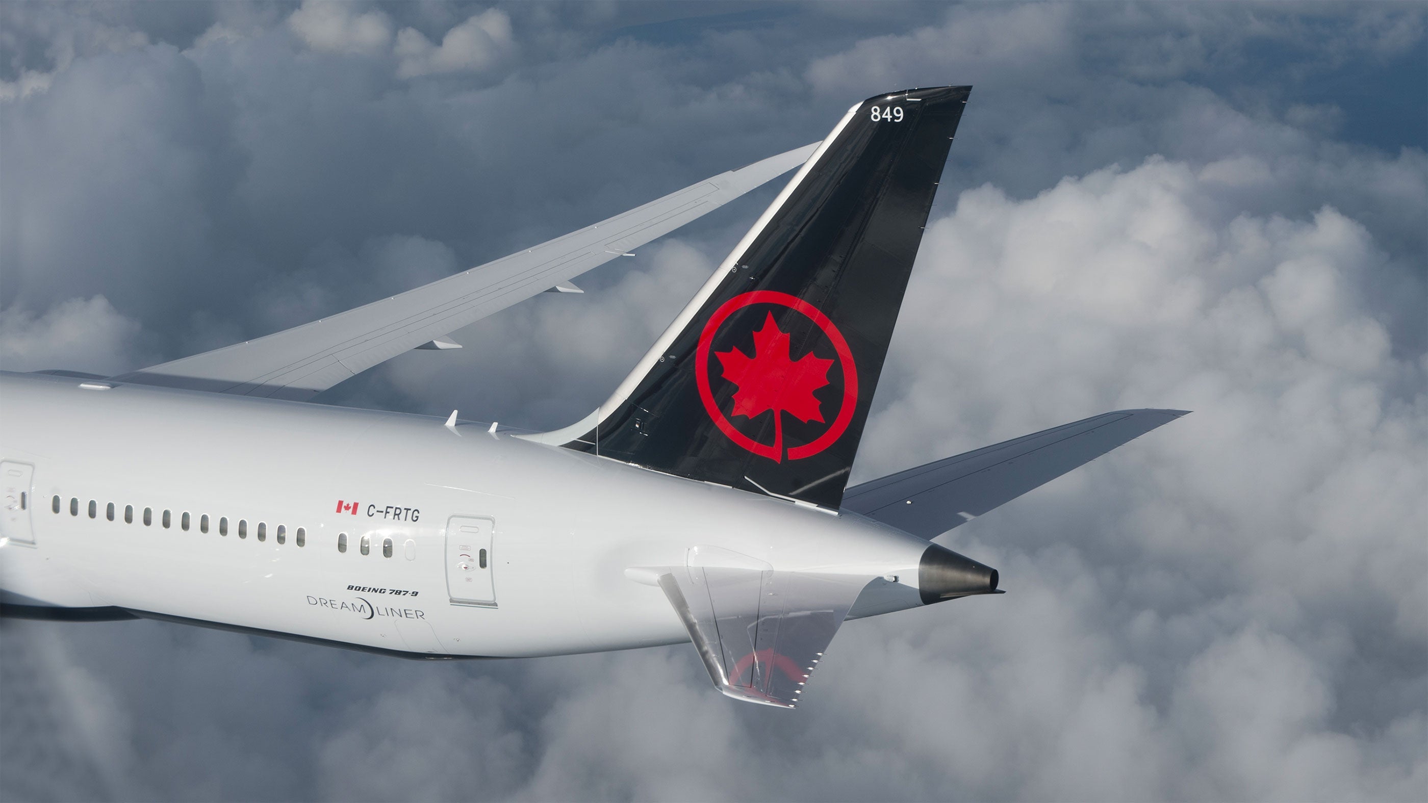 air-canada-dreamliner-tail