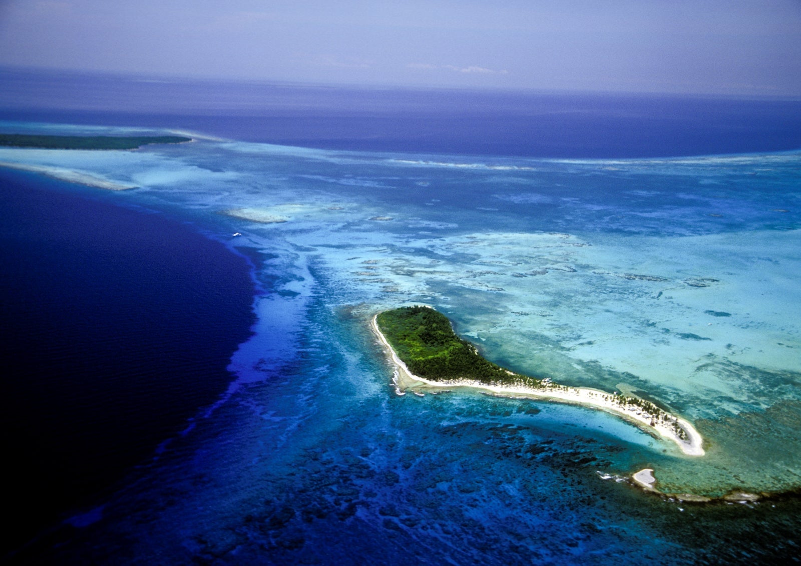 Aerial view, Half Moon Caye.