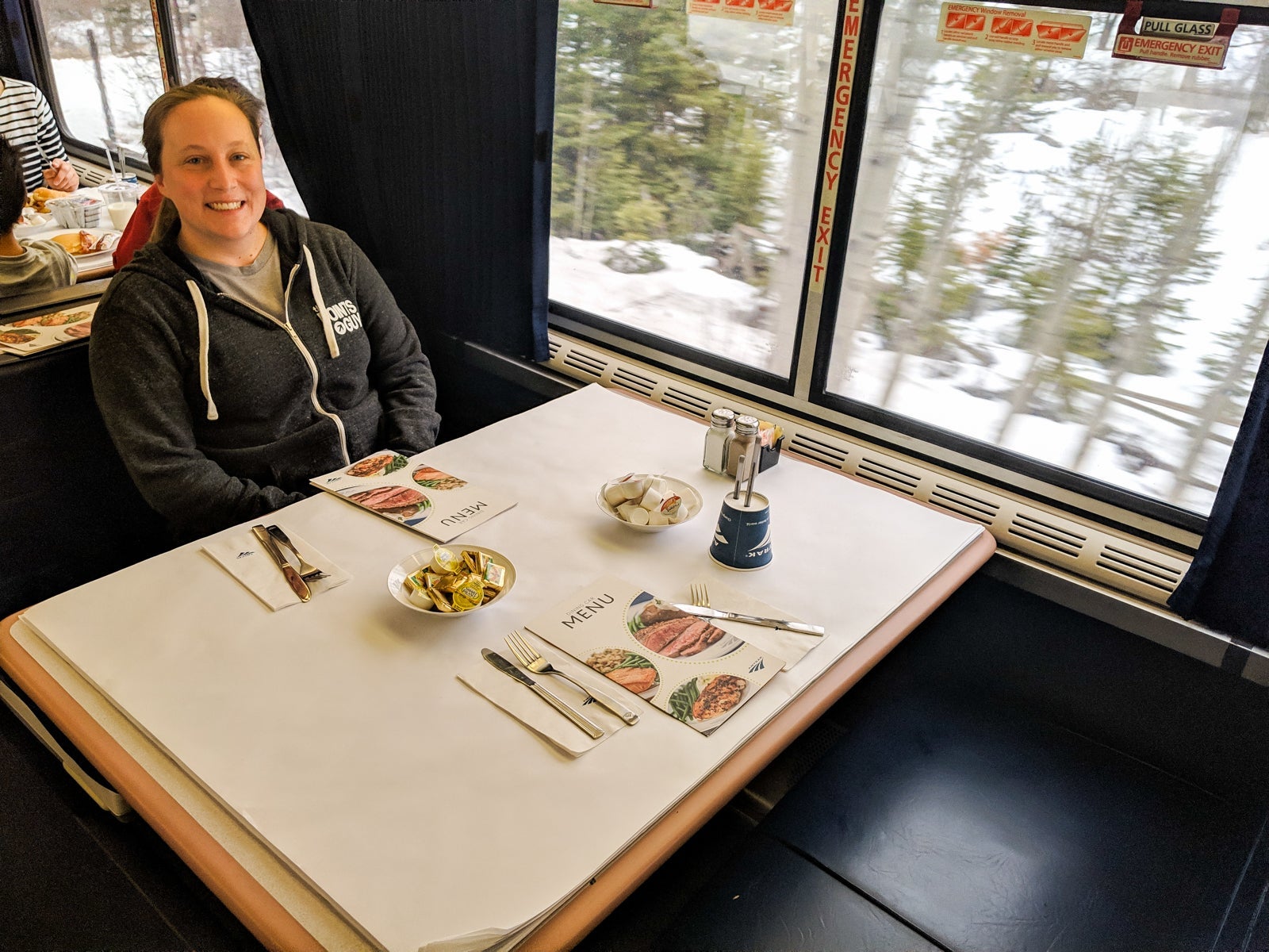 amtrak-empire-builder-KGenter-dining-car