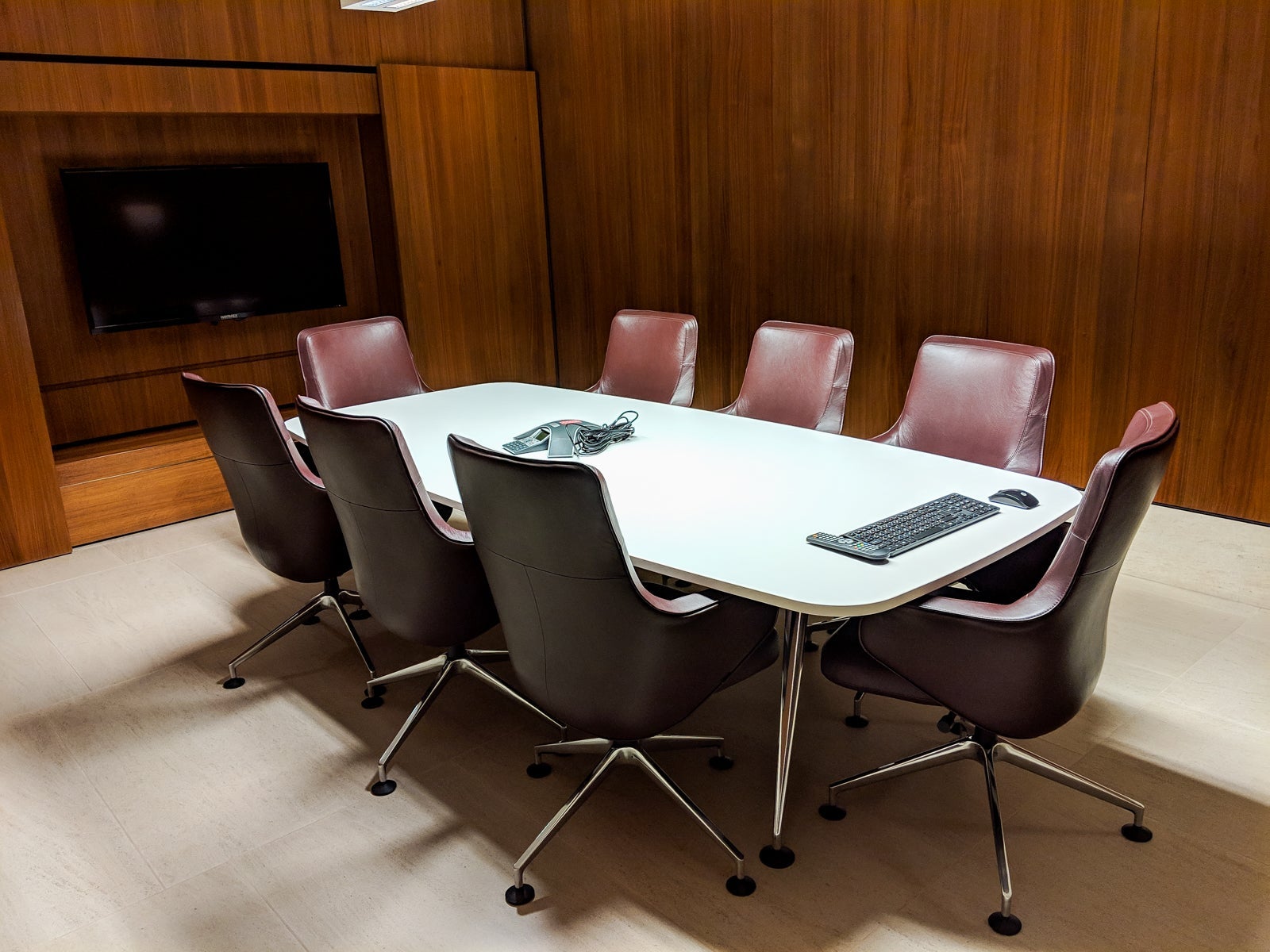 doha-arrival-lounge-KGenter-conference-room-2