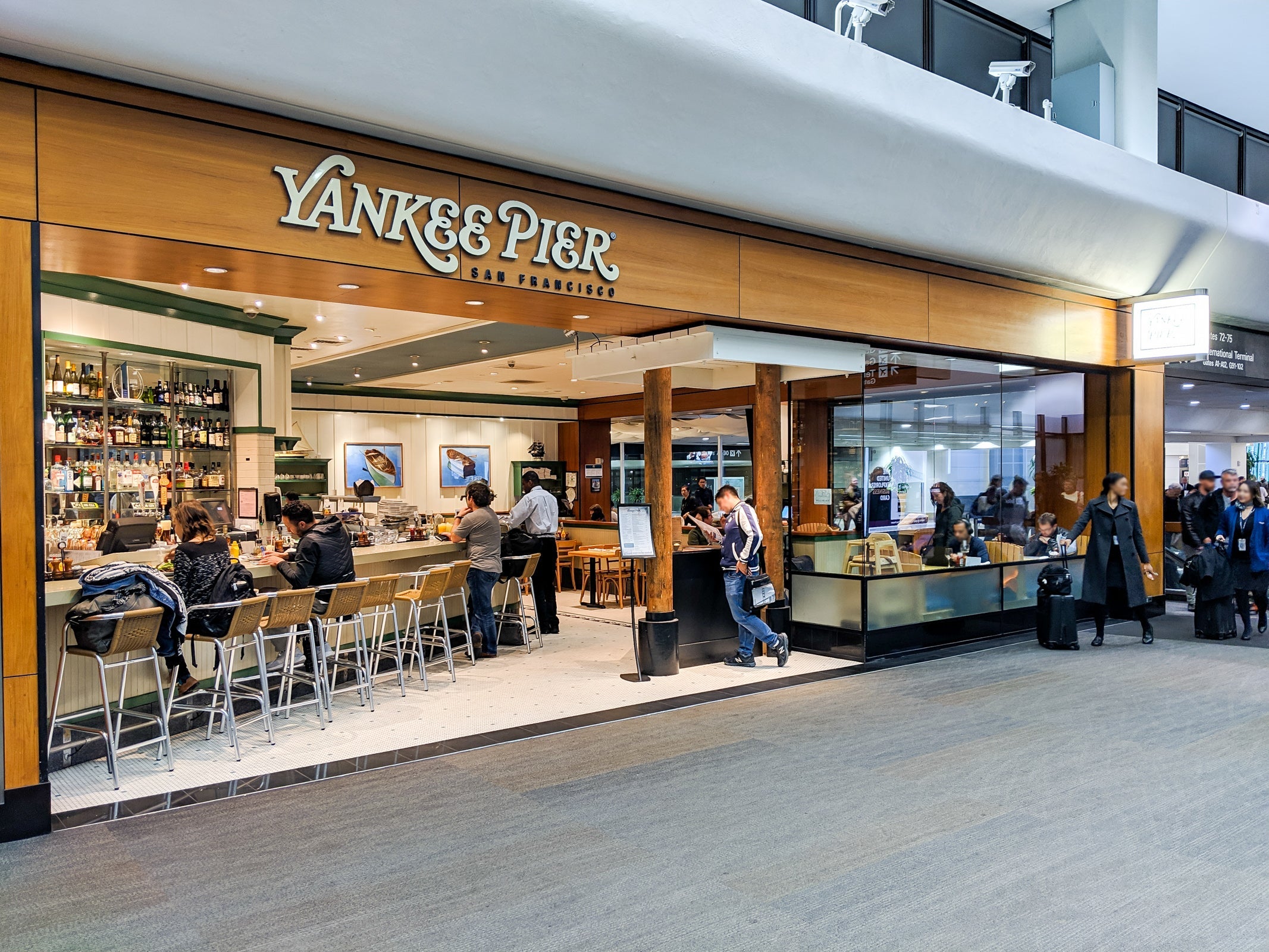 sfo-priority-pass-lounge-yankee-pier-KGenter-Edit