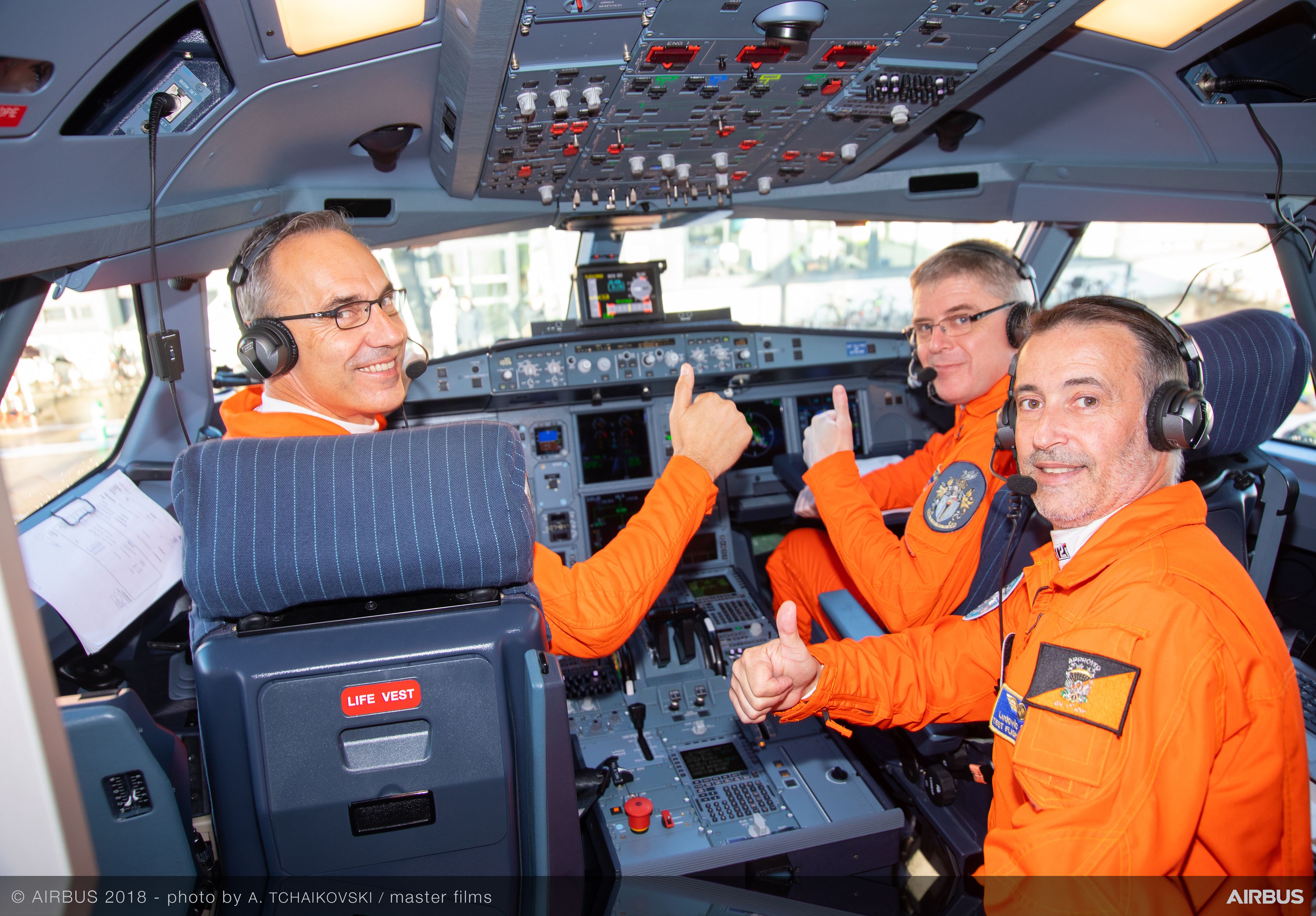 A330-800-MSN1888-first-flight-briefing-010