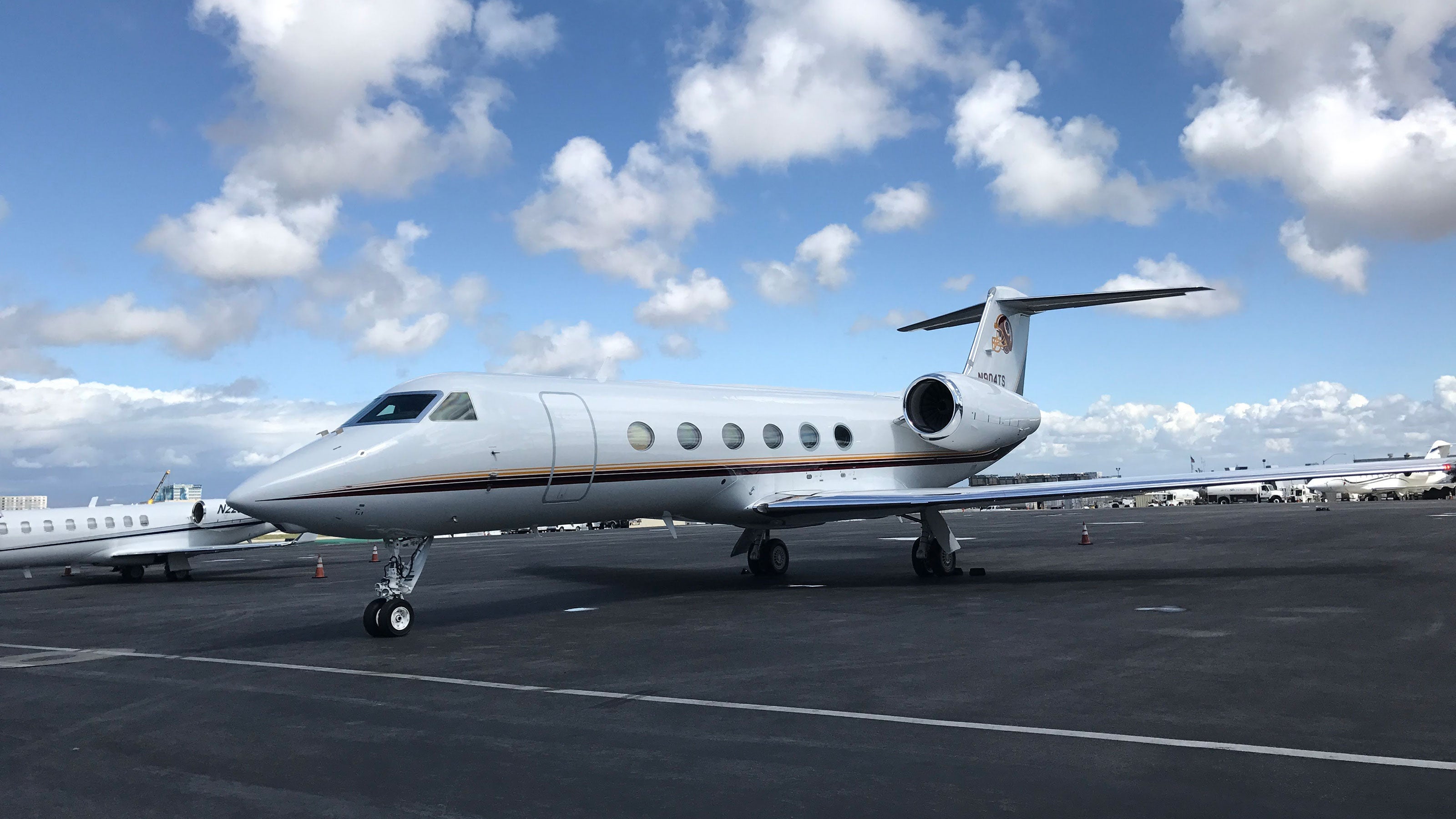 private-jet-lax-airport