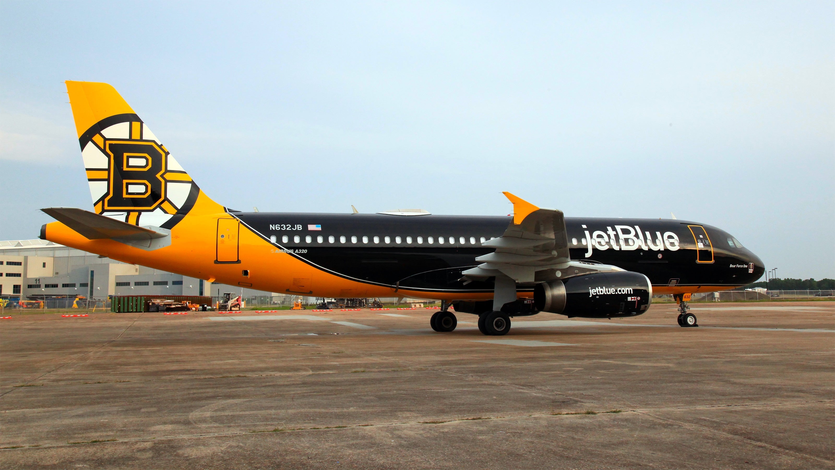 jetblue_boston_bruins_airbus_a320_plane_2019