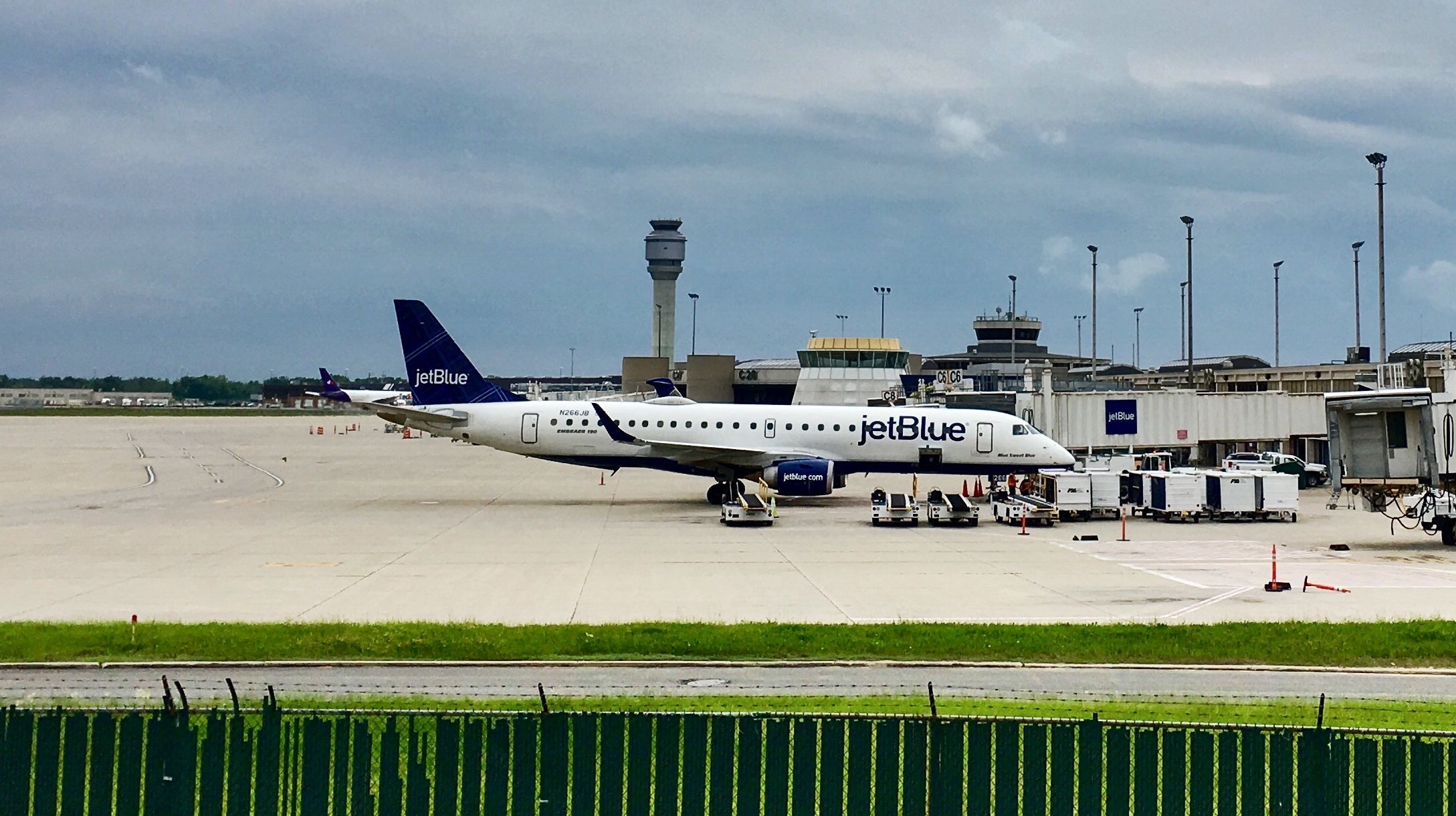 JetBlue Embraer 190