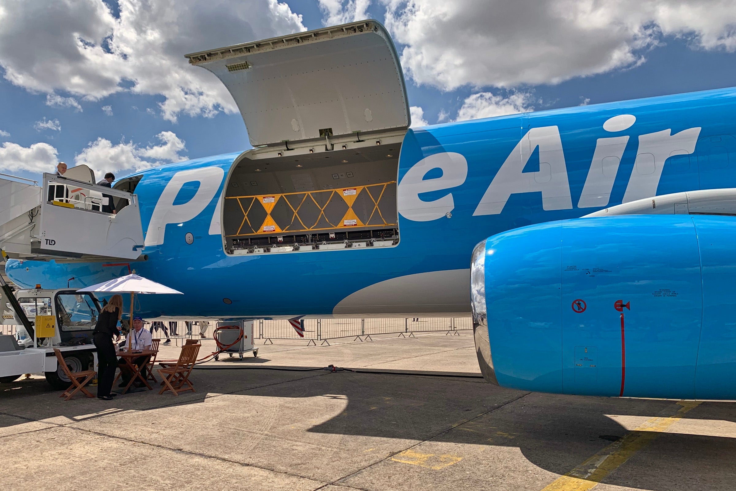 Amazon Prime Air 737 Tour ZH