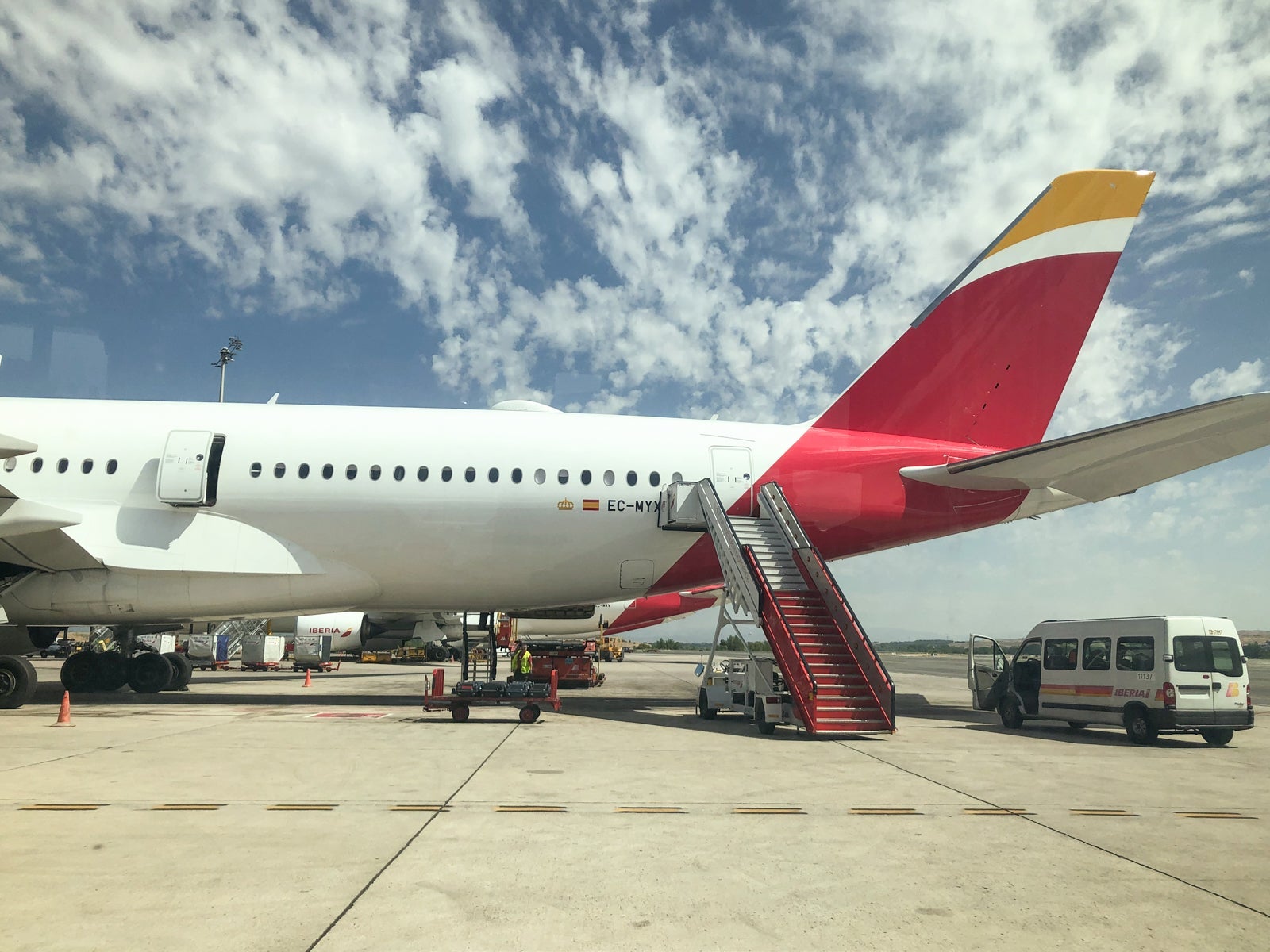 Iberia_A350_Premium_Economy_Lori_Zaino-23