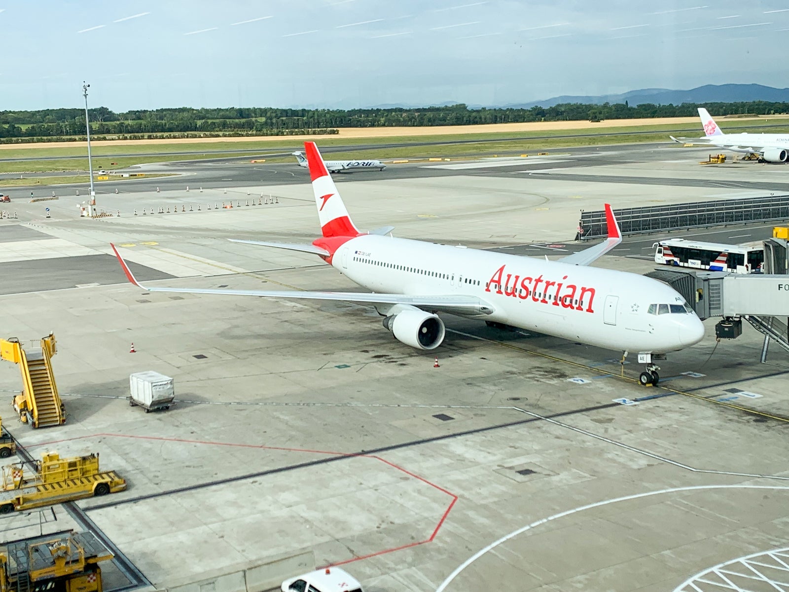 Austrian Airlines 767 Premium Economy VIE-IAD