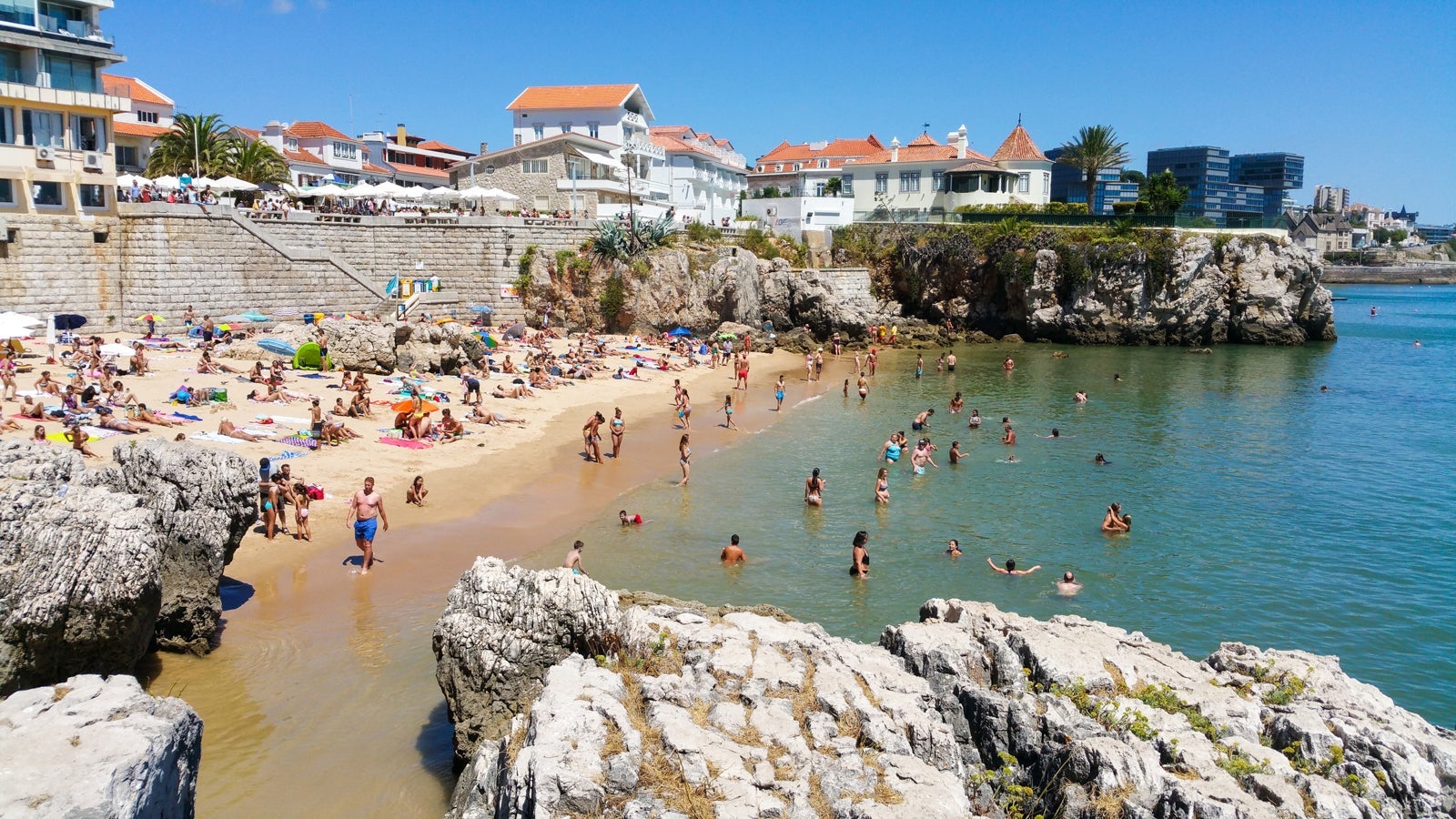 DA RAINHA BEACH IN CASCAIS, PORTUGAL