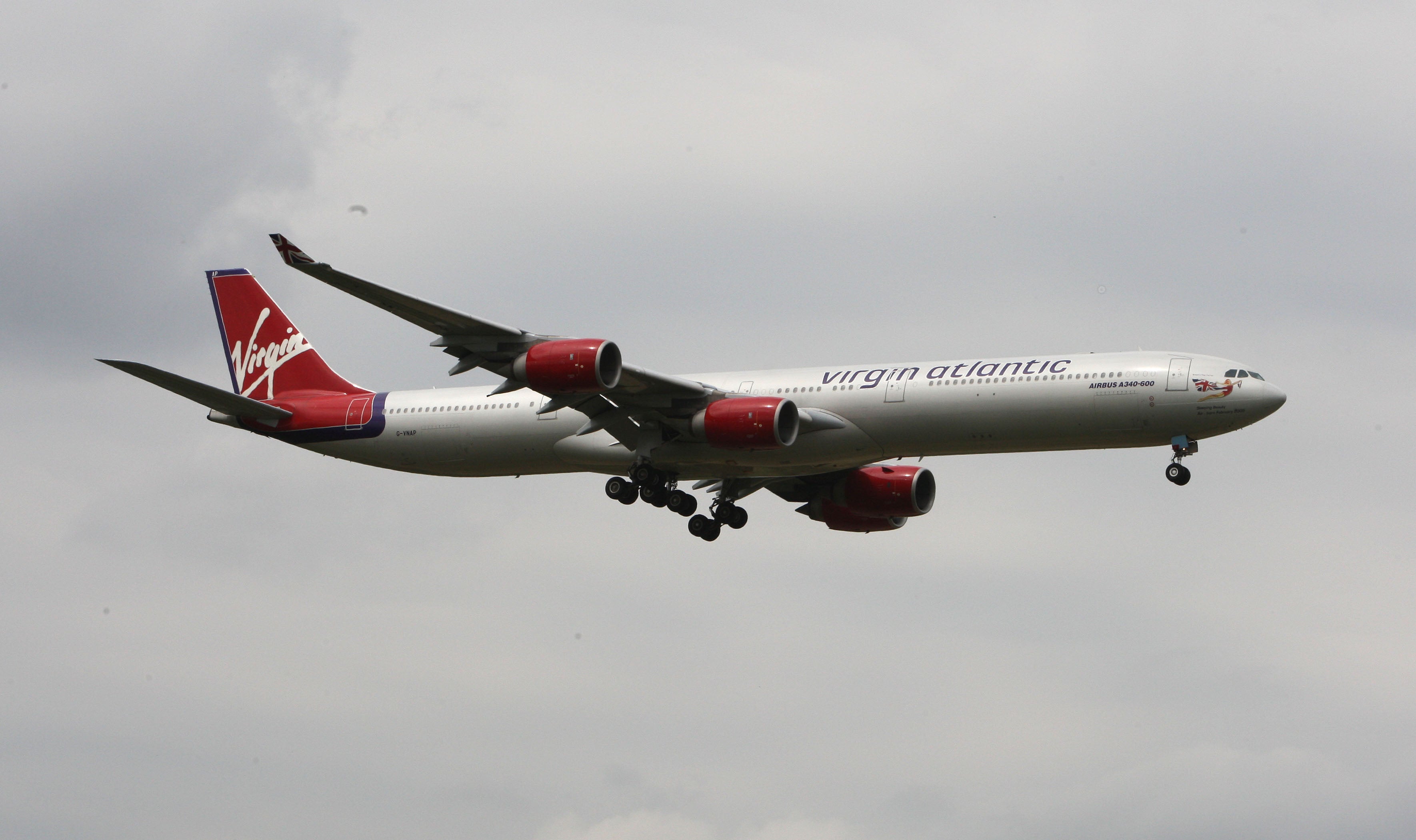 General Stock - Airplanes - Heathrow Airport