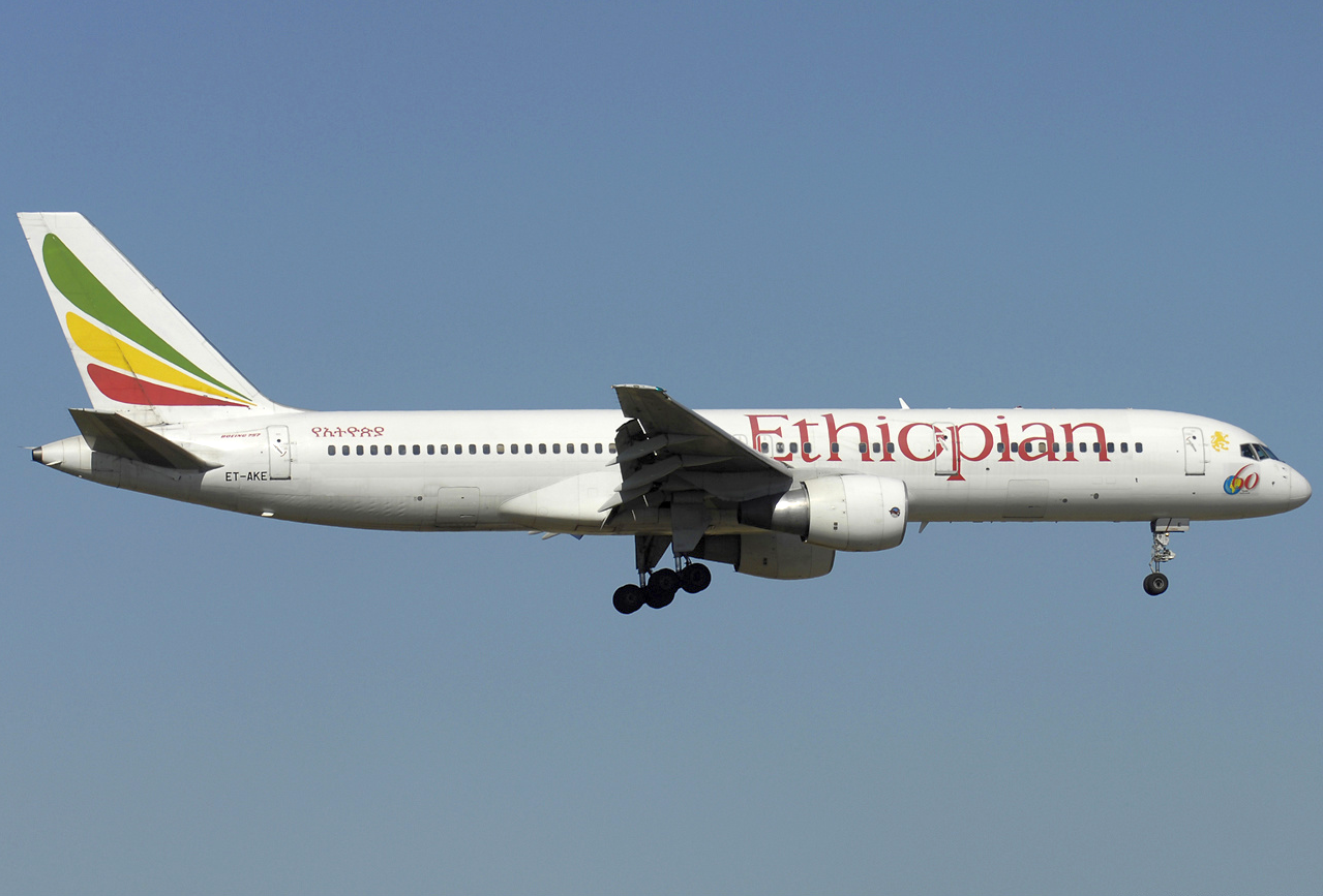 Ethiopian_Airlines_Boeing_757-200_ET-AKE_FCO_2007-6-27