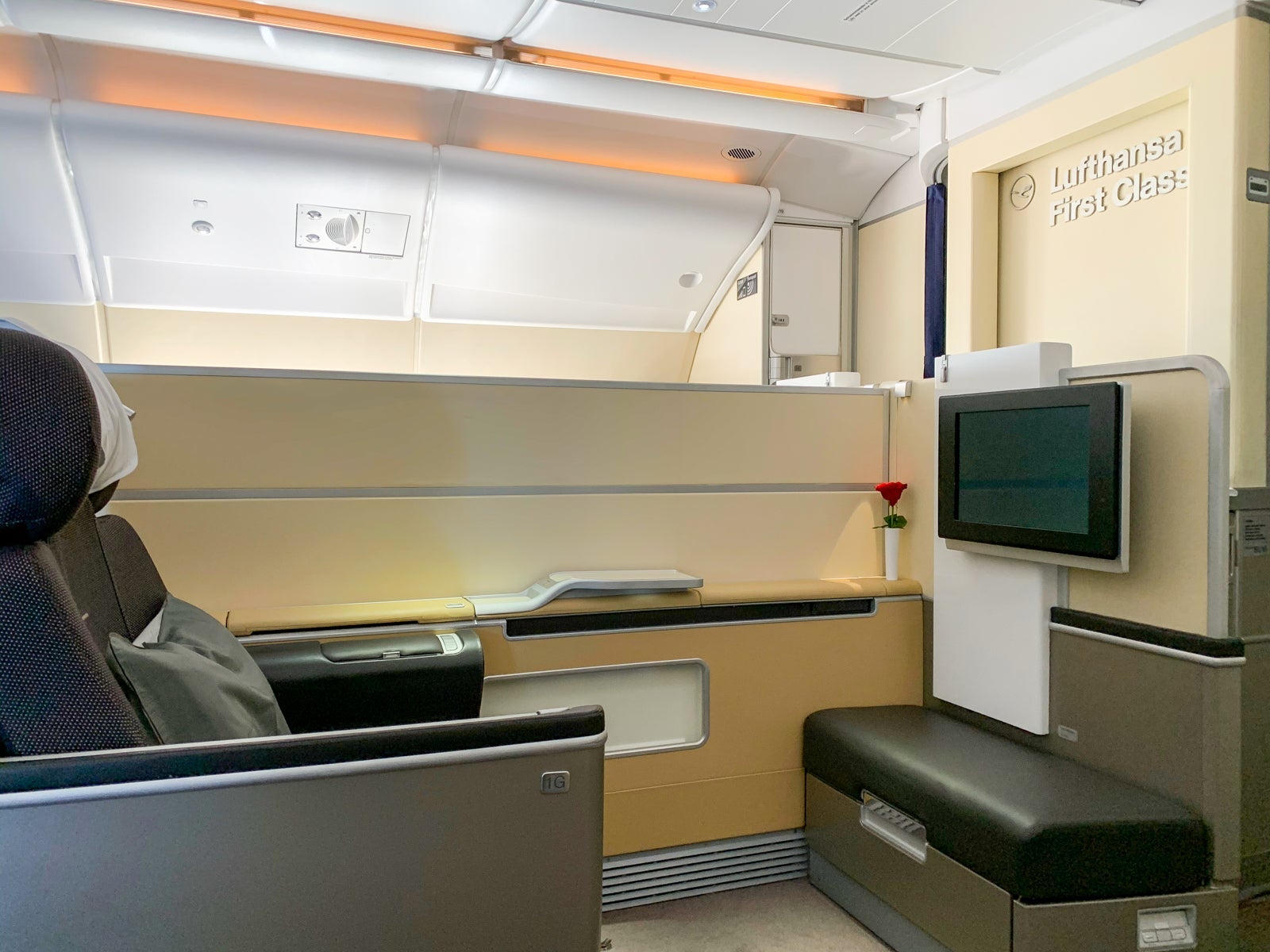 Lufthansa First Class A380 PVG-FRA