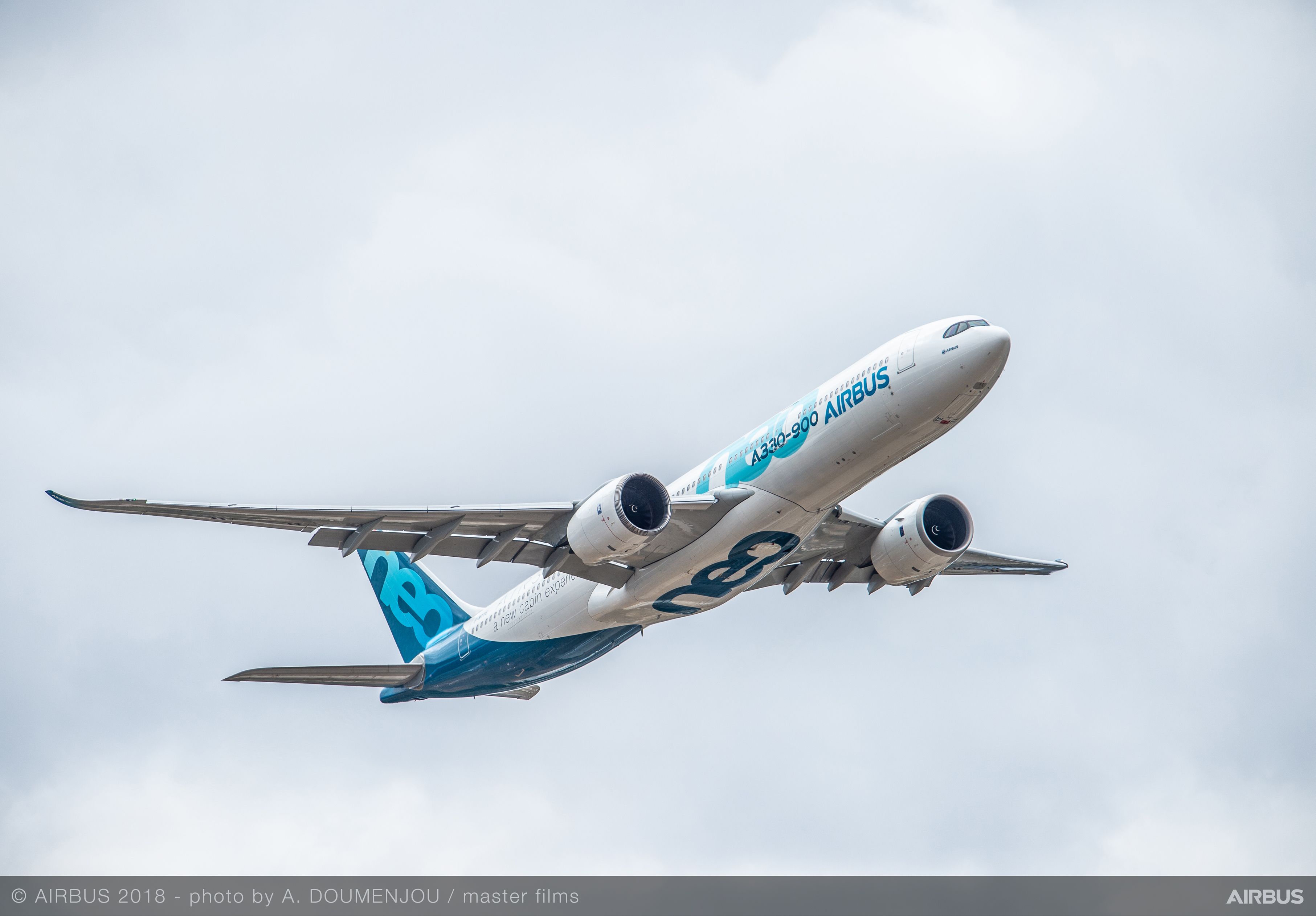 A330neo flying display 1 - Farnborough Airshow 2018 - Day 2_