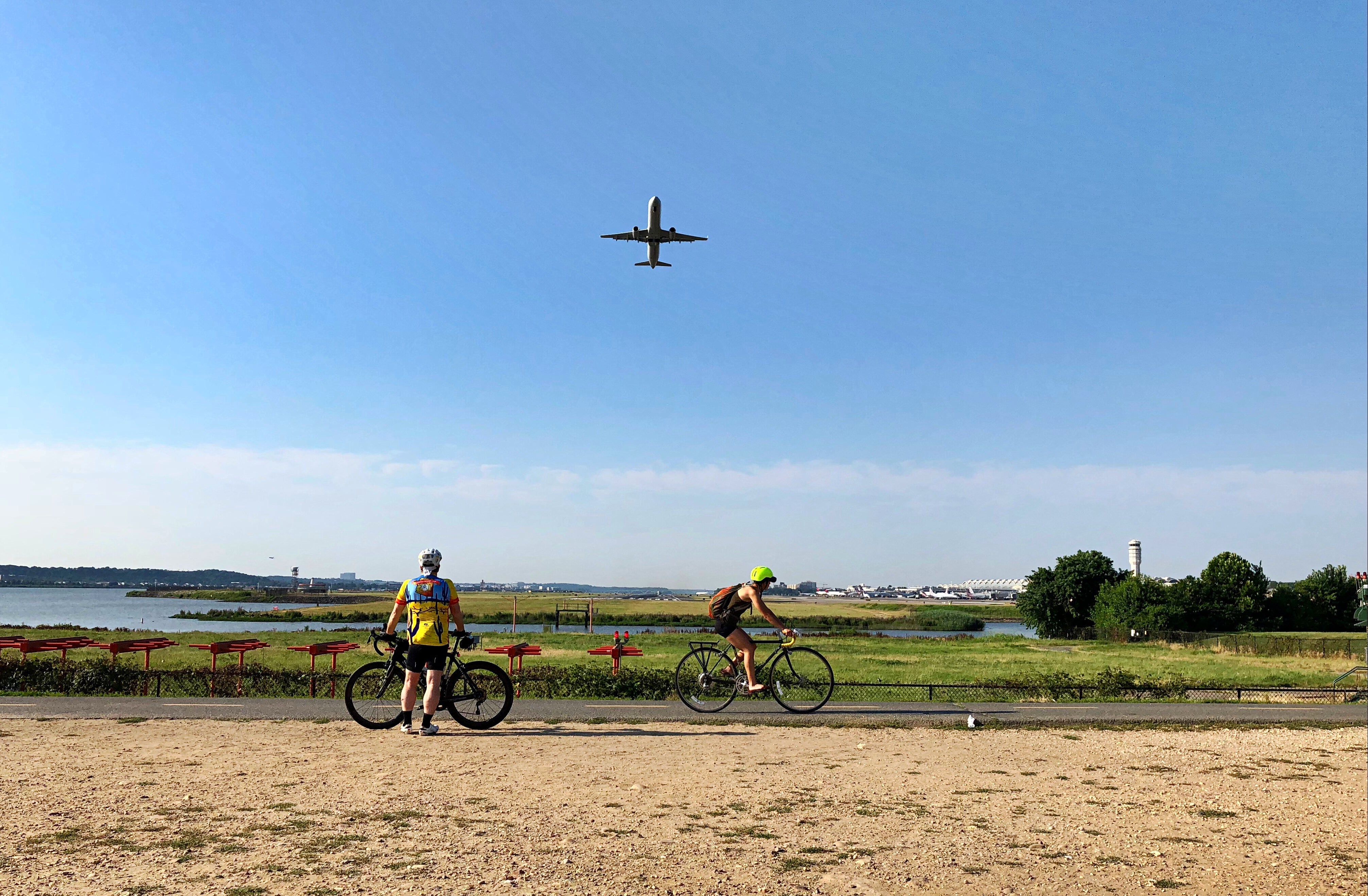 Gravelly Point cyclists DCA