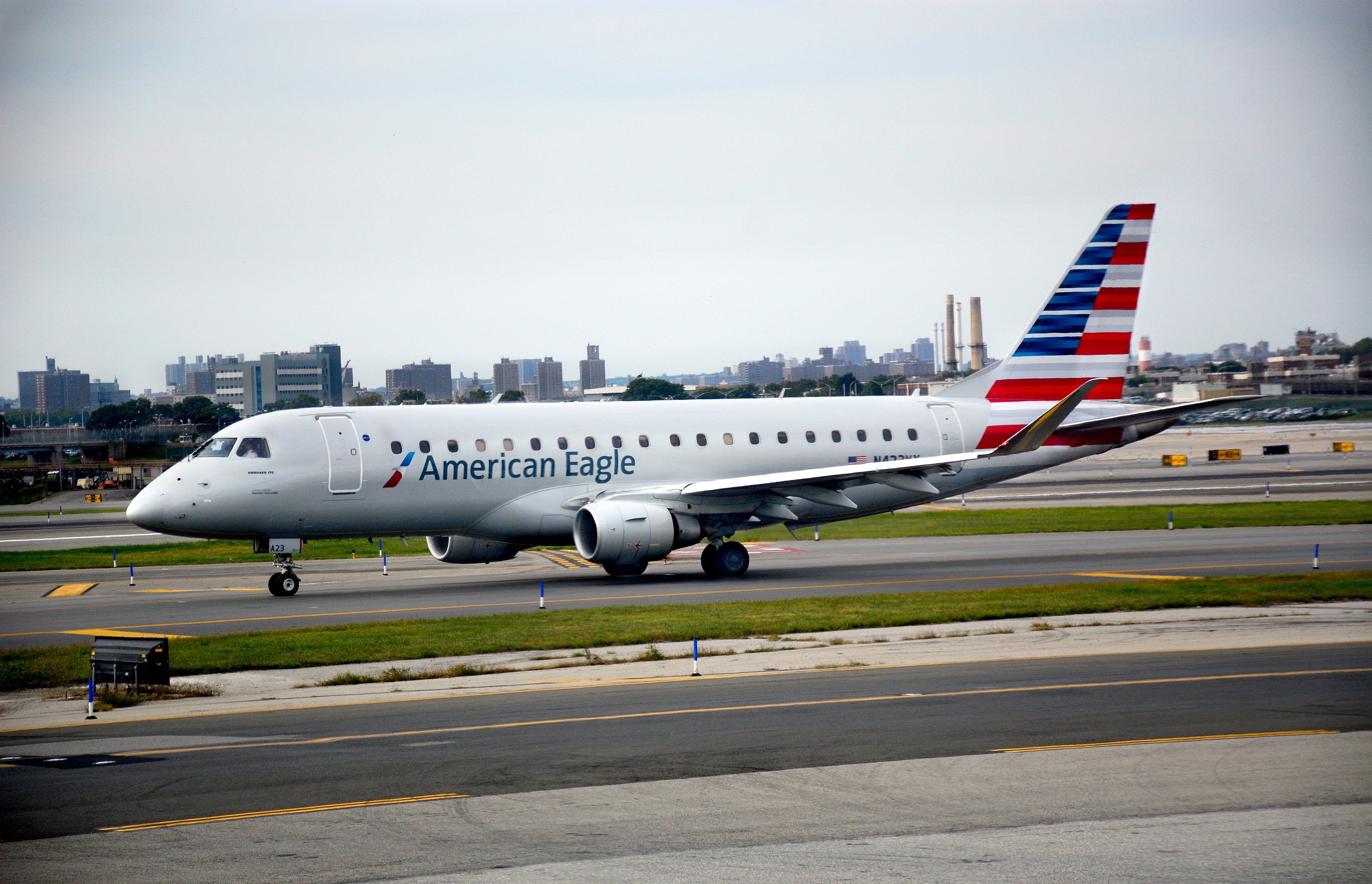 American E175