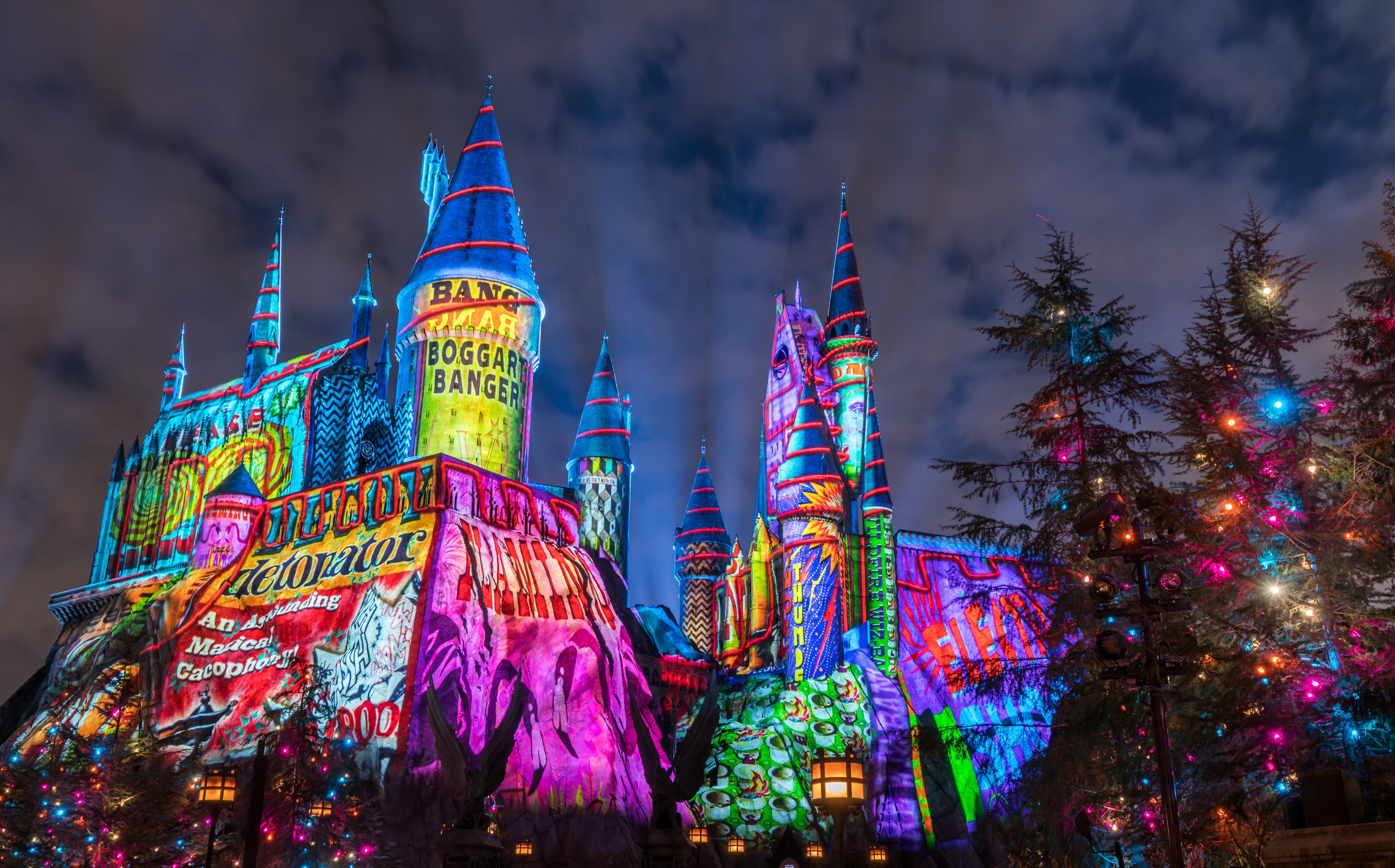 02_The Magic of Christmas at Hogwarts Castle