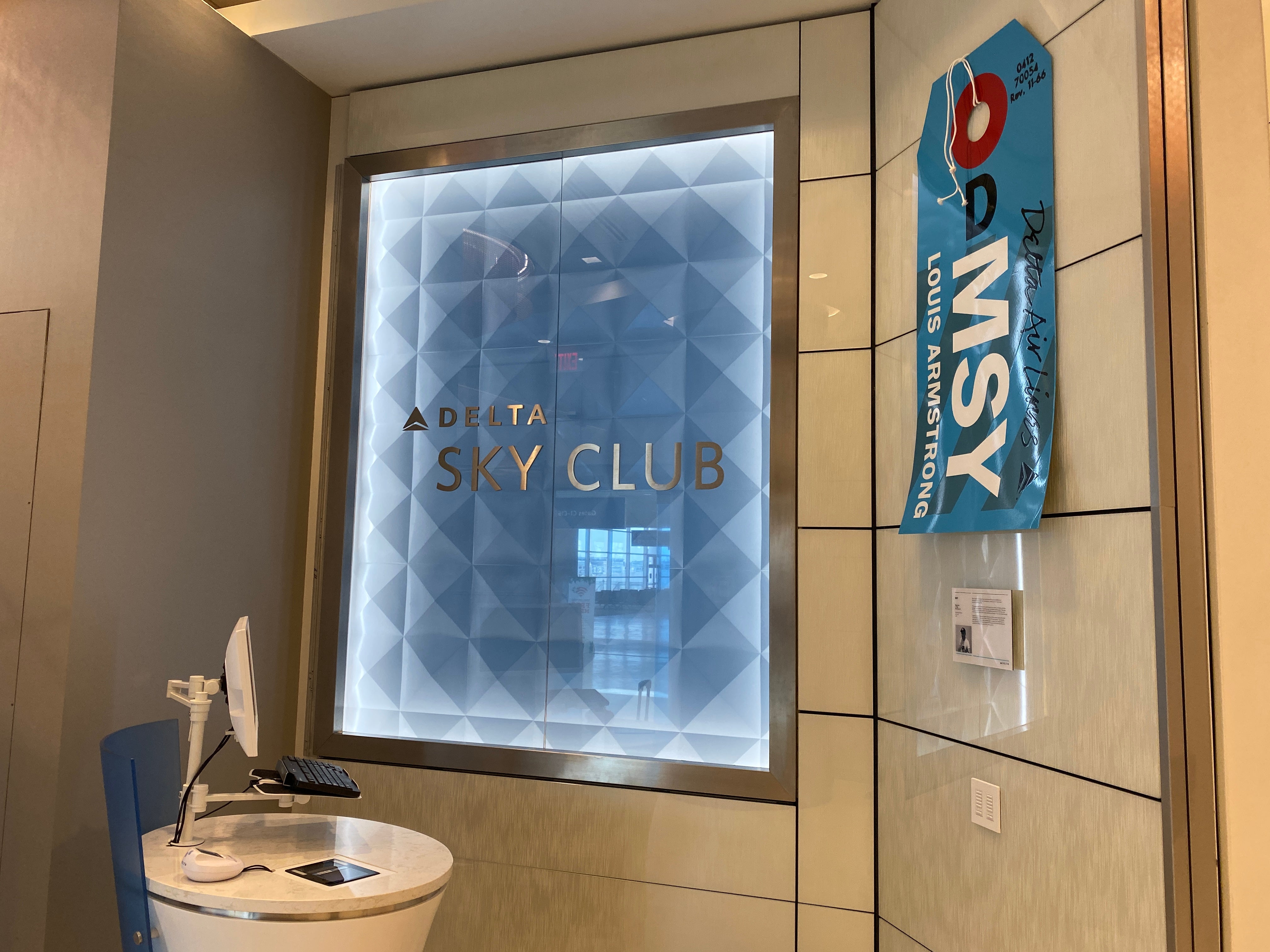 NEW MSY DELTA SKY CLUB-4