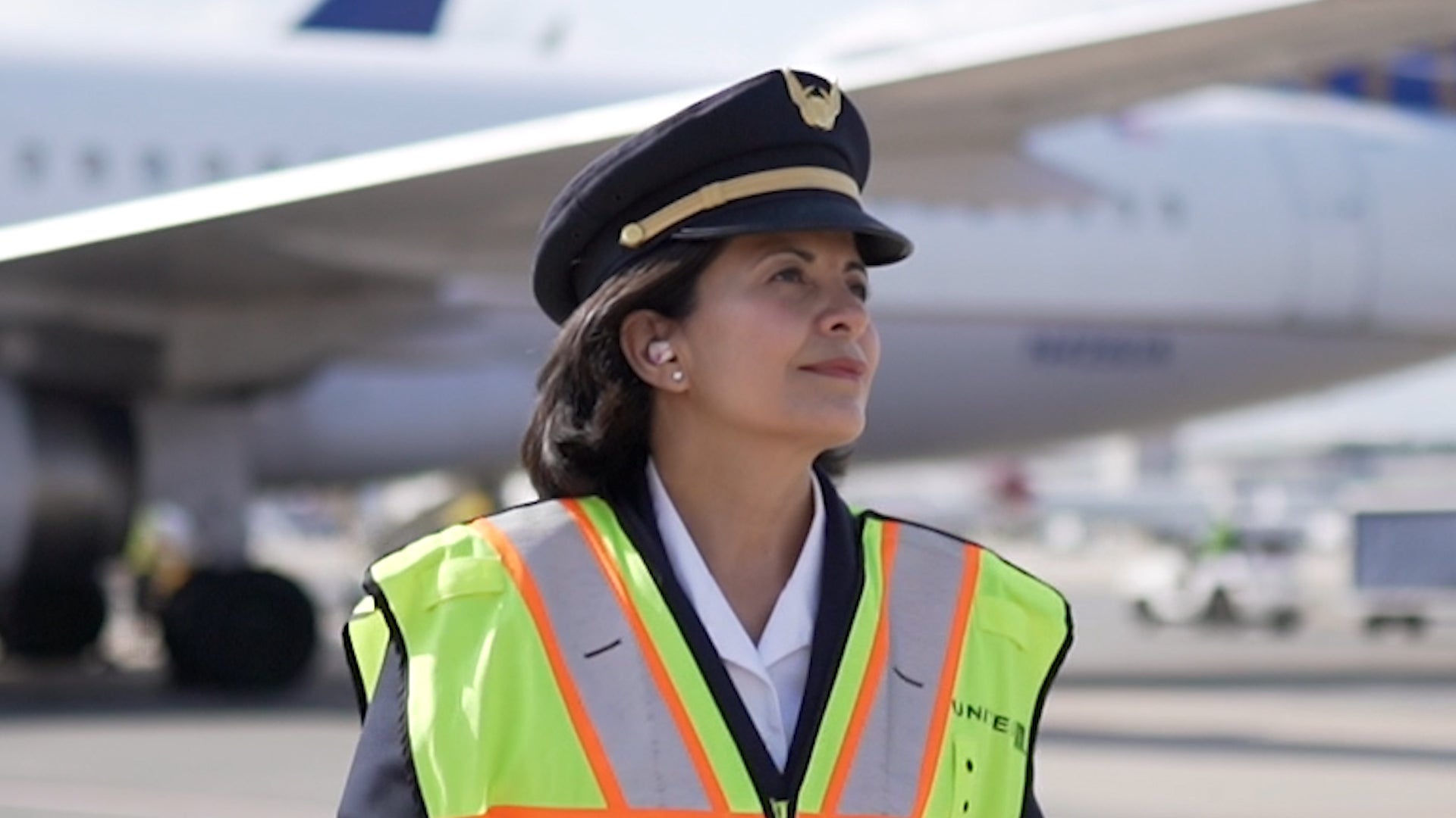 United Airlines captain Claudia Zapata - Cardone
