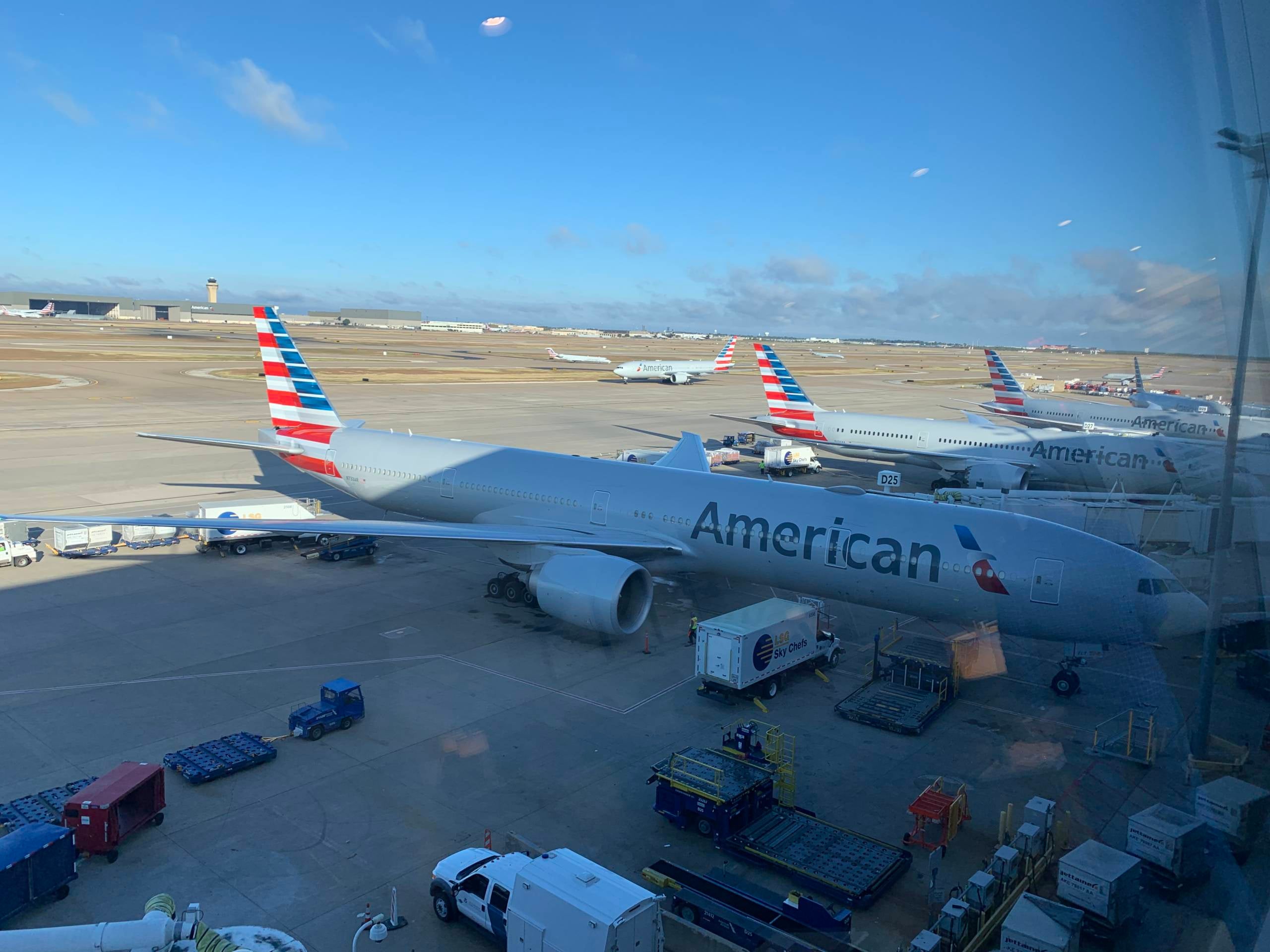 American Airlines Boeing 777-300 in Dallas, TX 10:2019