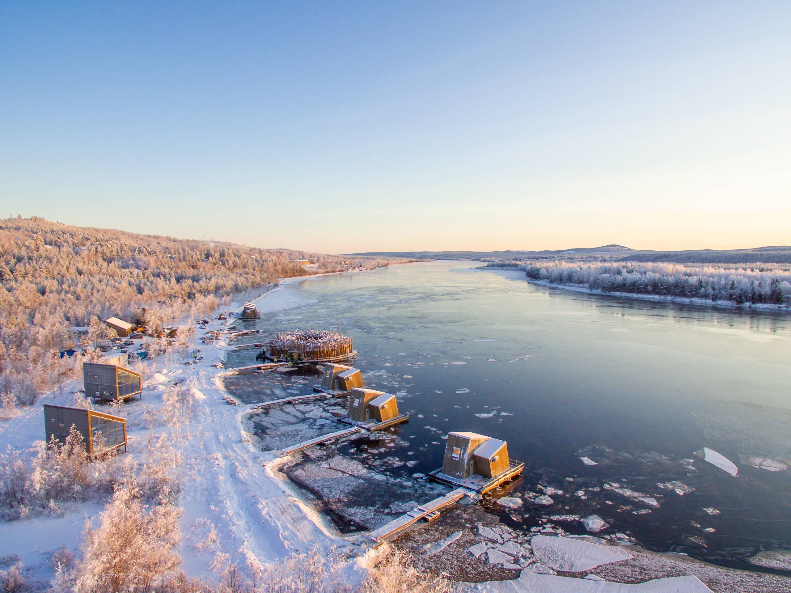 arctic-bath-hotel-aerial