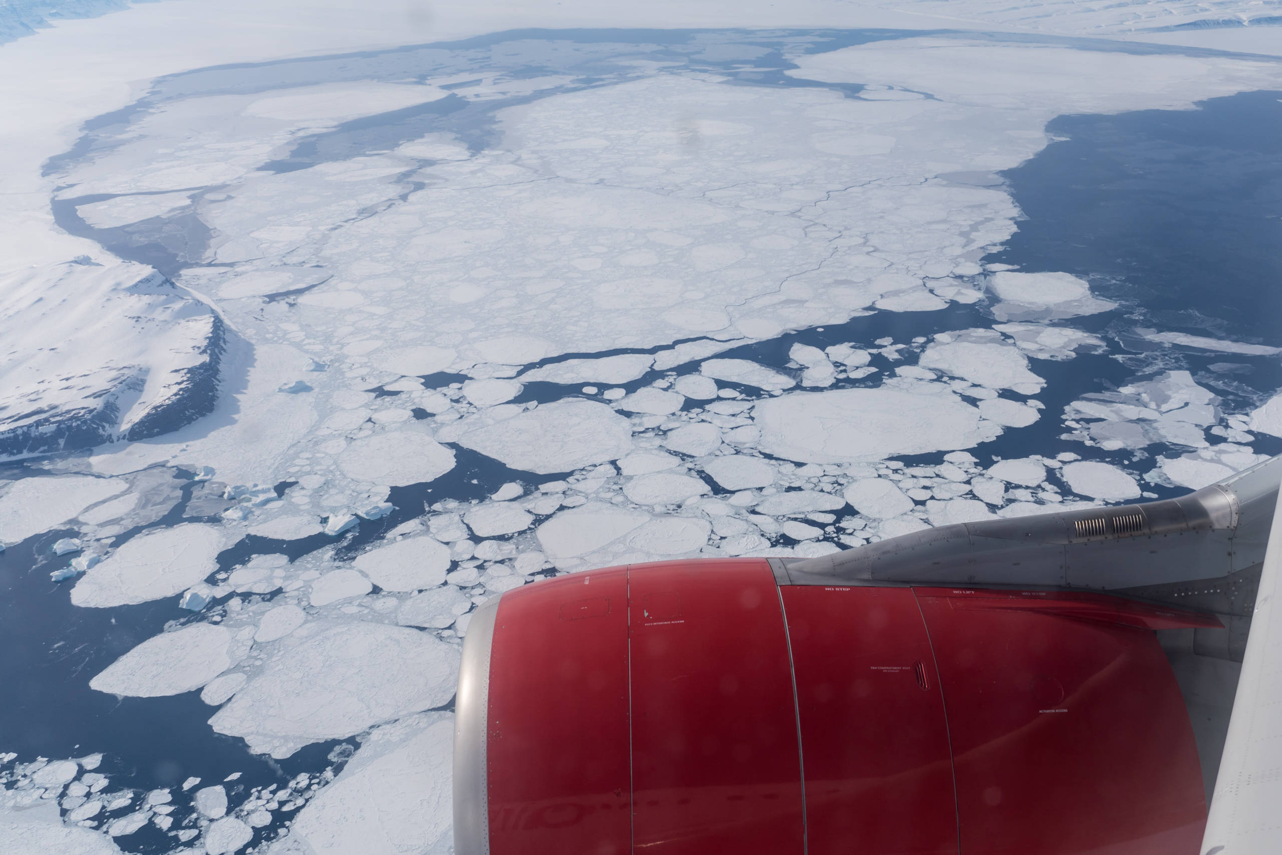 On the 23rd of April 2016 the Flight AB9669 started ist journey to the North Pole. Departure time was 9:44am and the airplane landed safely at 9.43pm back in Dusseldorf. The Routing to the North Pole took the 254 passengers over the arctic sea and huge m