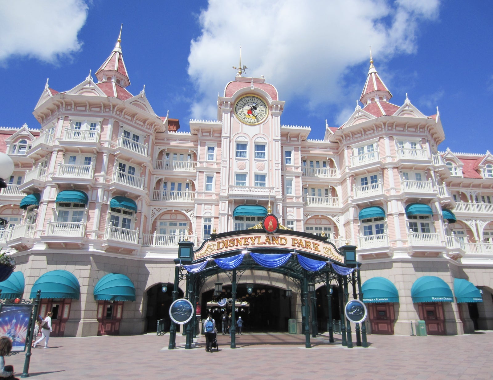 Disneyland Park Entrance