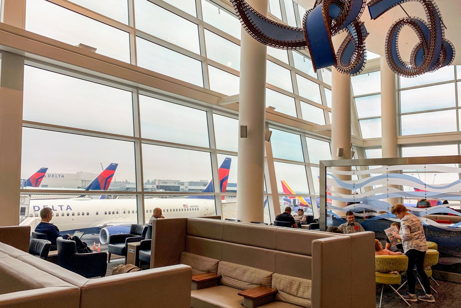 Delta-Sky-Club-Seattle-SEA-Ground-Level