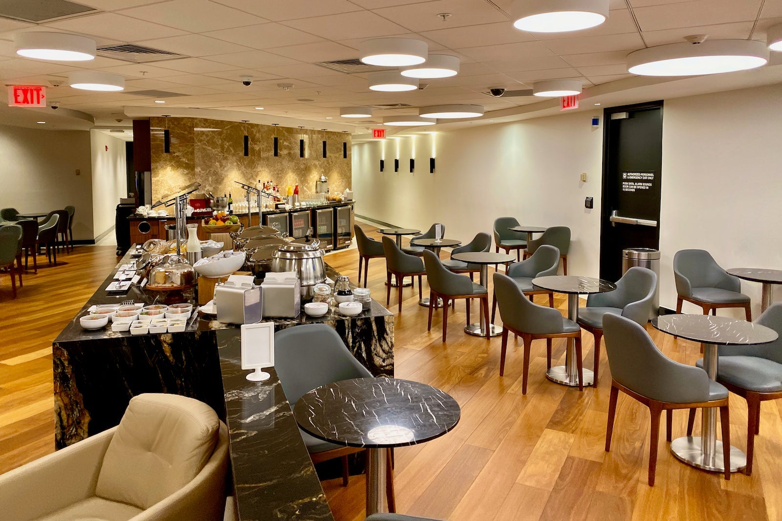 Turkish Airlines Priority Pass Lounge Miami Zach Griff - 31