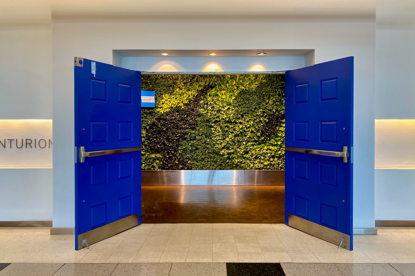 American Express Amex Centurion Lounge Las Vegas LAS Zach Griff - 60