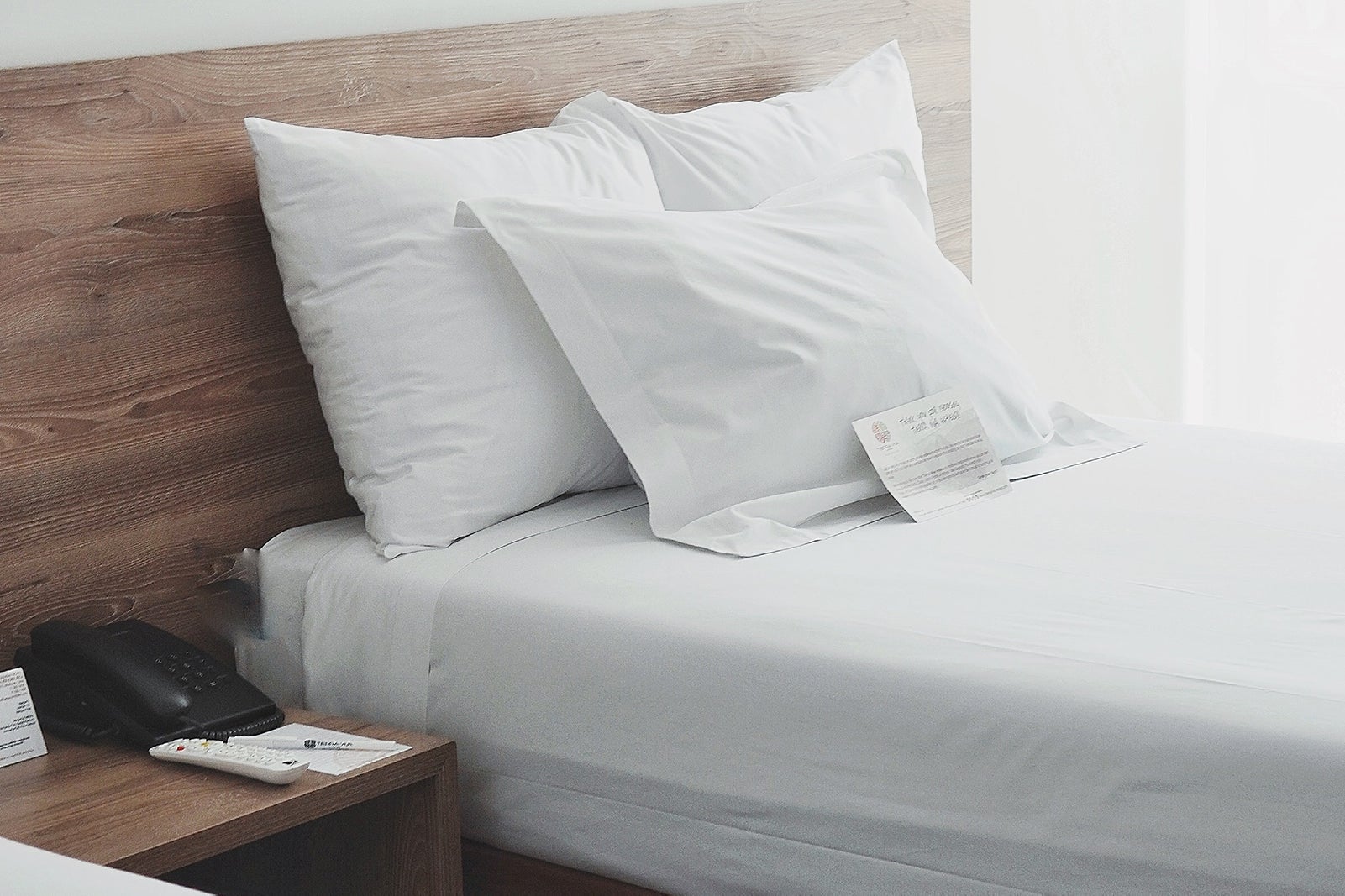 Bed_gabriel-alenius-unsplash