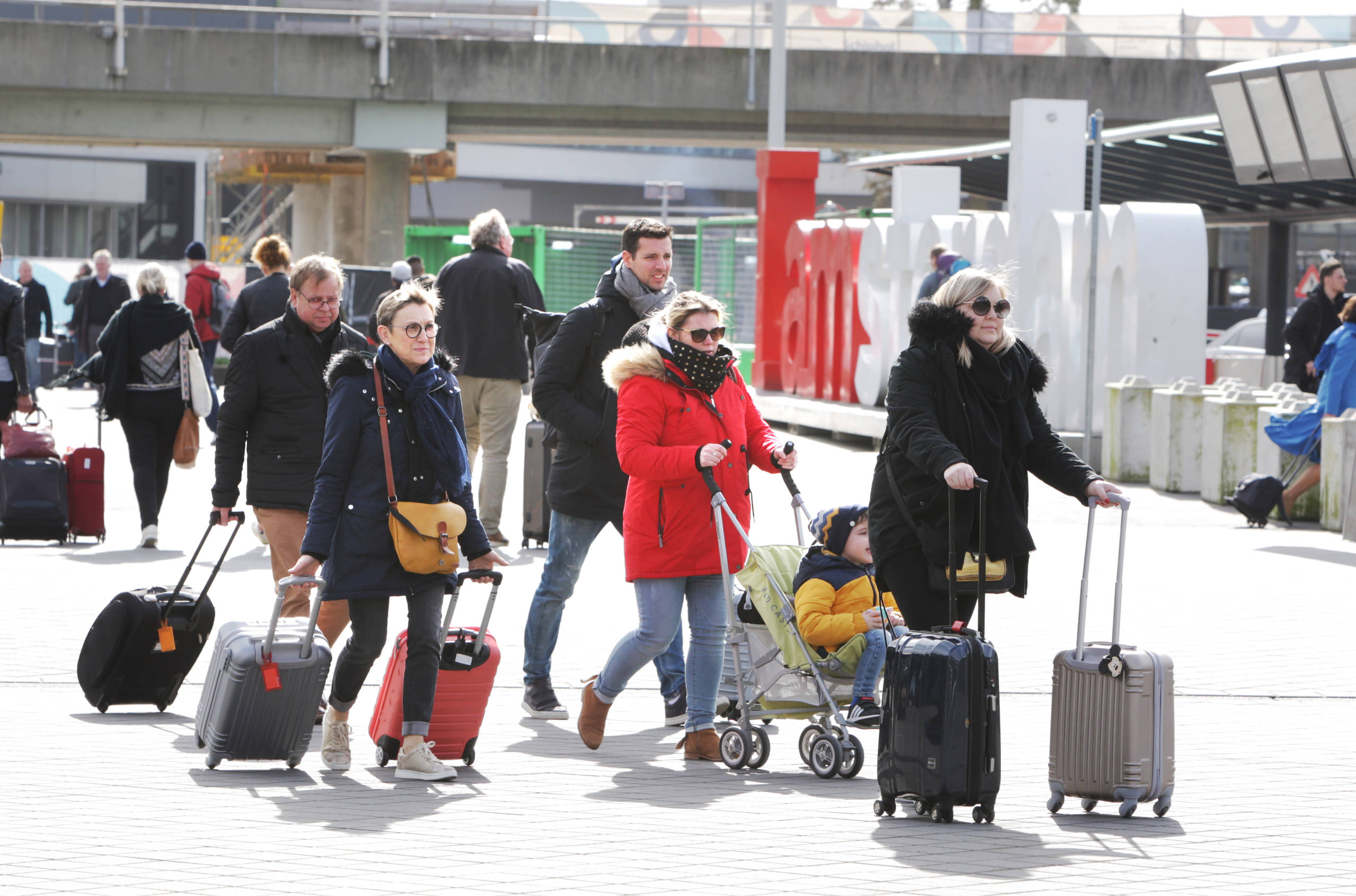 All Flights To US Canceled In Amsterdam