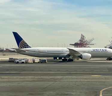 United Boeing 787-10 Polaris EWR LAX Zach Griff - 1 (1)