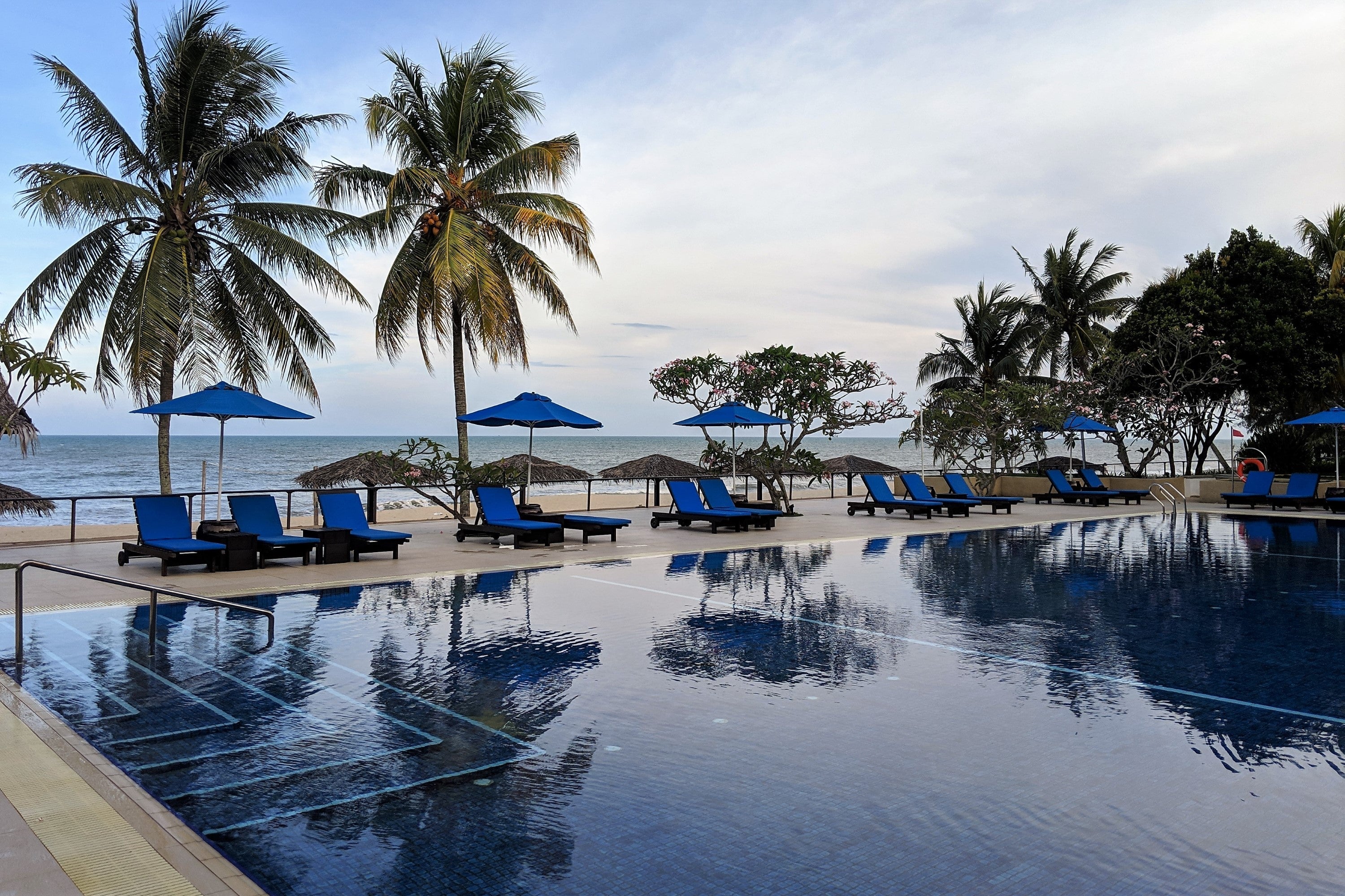 hyatt-kuantan-resort-quiet-pool-2