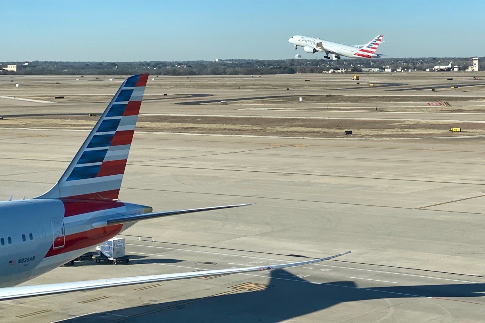 American Airlines 787 DFW Zach Griff - 1