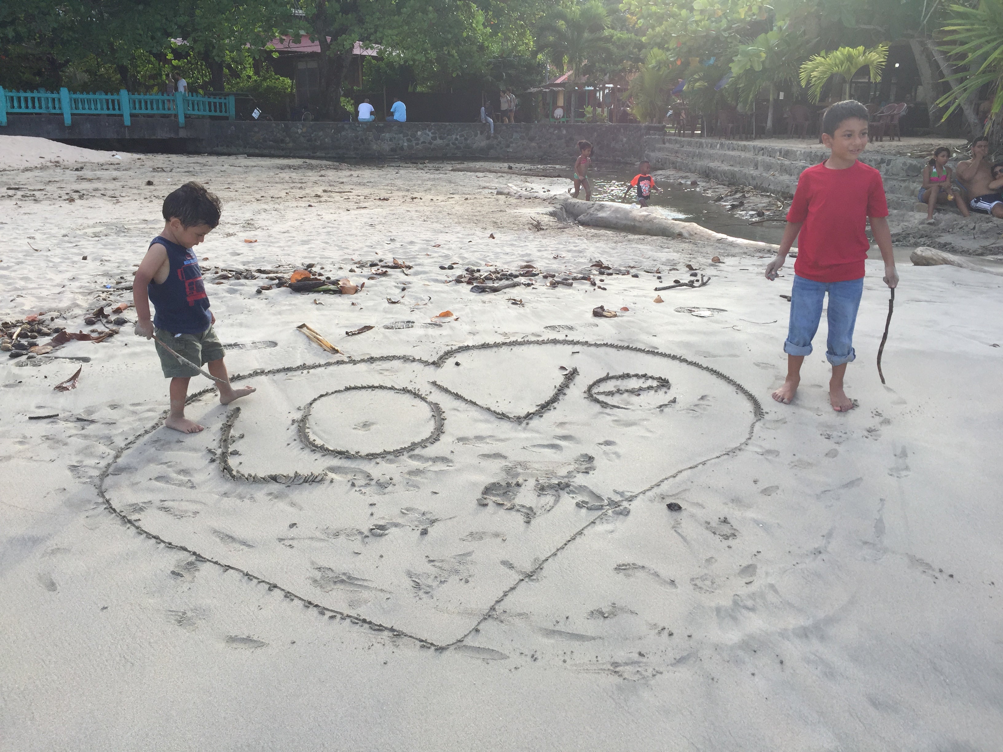 boys-beach-love-cahuita