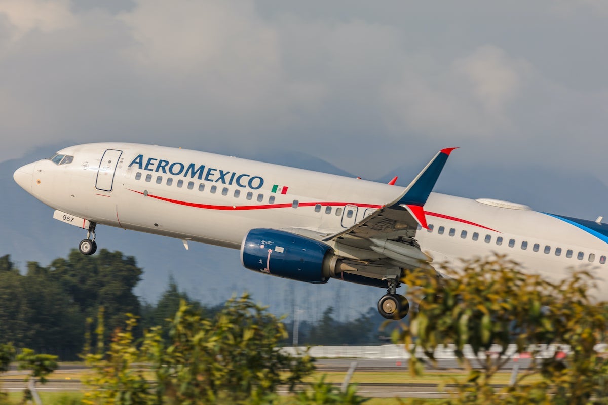 Aeromexico 737 Taking Off