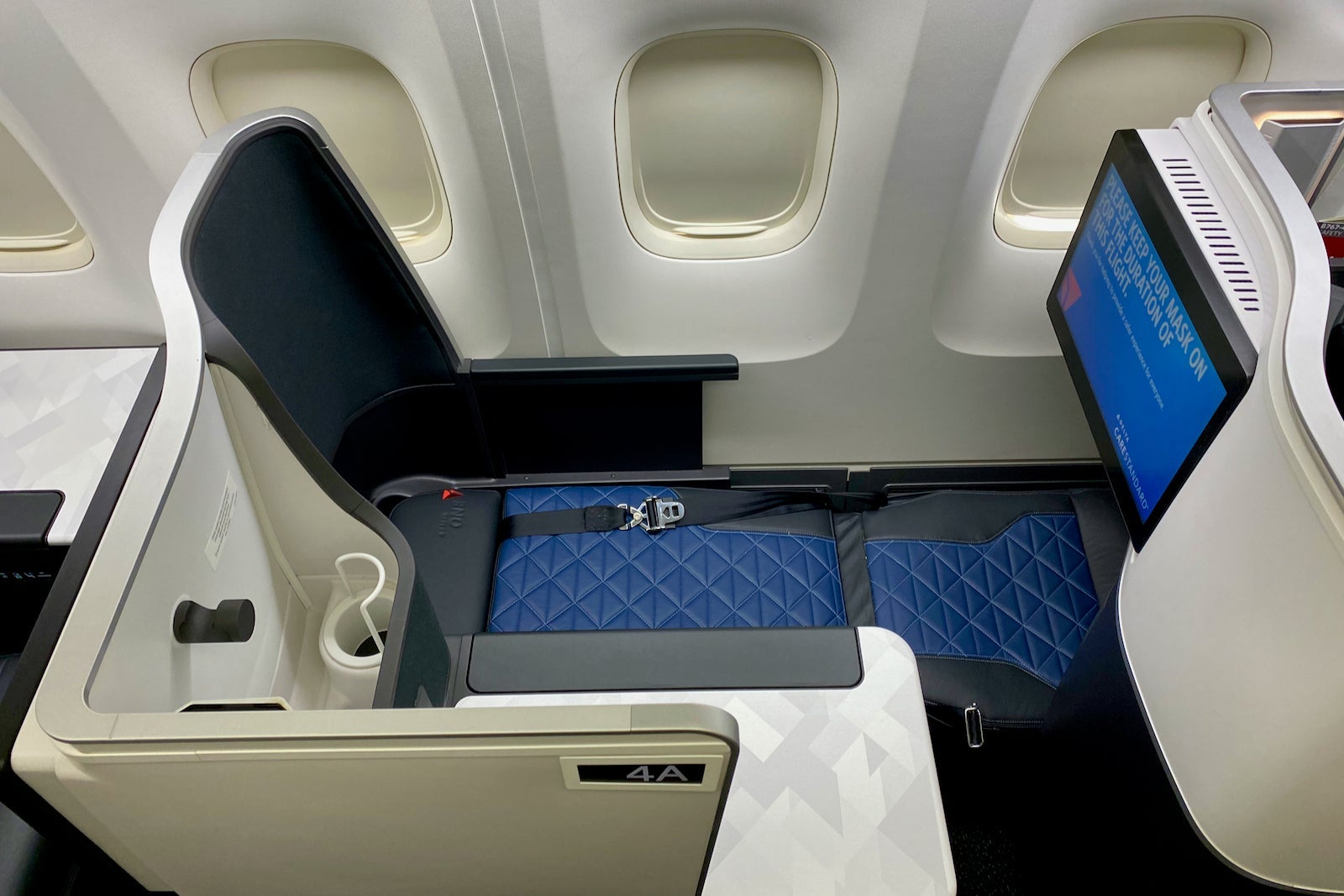 20200922_Delta 767 One Premium Select Comfort+ Zach Griff - 28