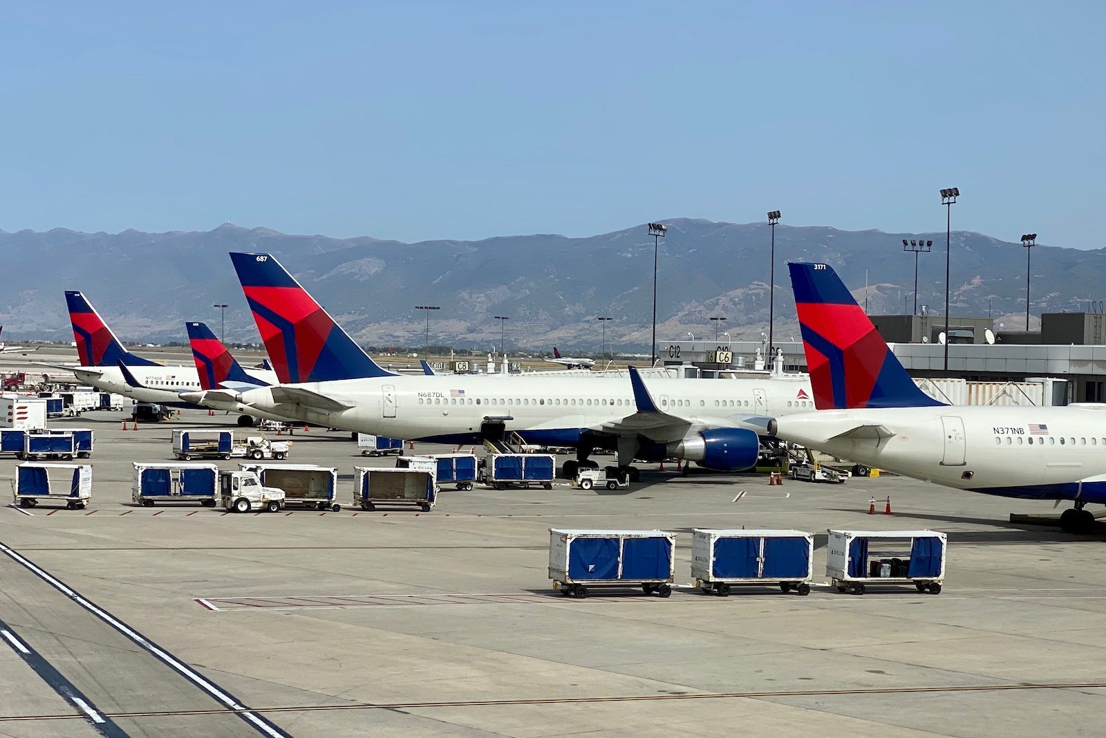 20200922_Delta planes SLC Zach Griff - 1