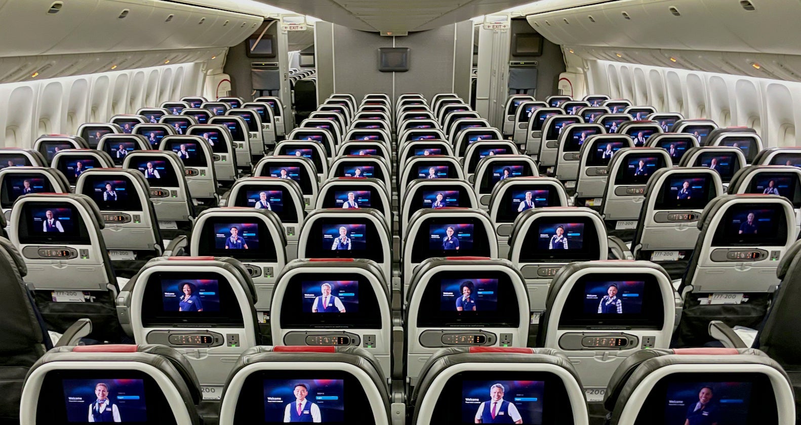 American Airlines Boeing 777-200 Zach Griff - 2