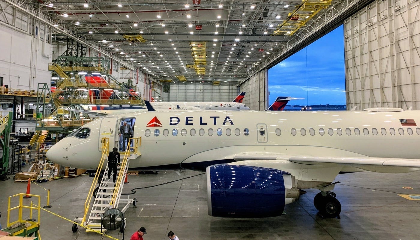 Delta-Airbus-A220-C-Series-CS100-Preview-at-ATL-upper-exterior