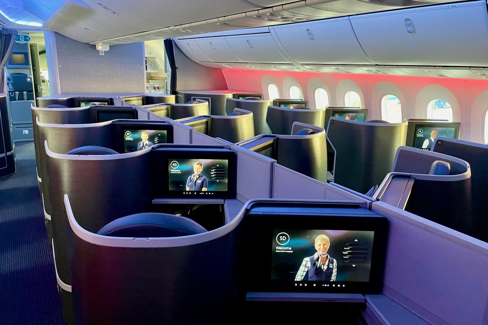 American new Boeing 787-8 Dreamliner Zach Griff - 24