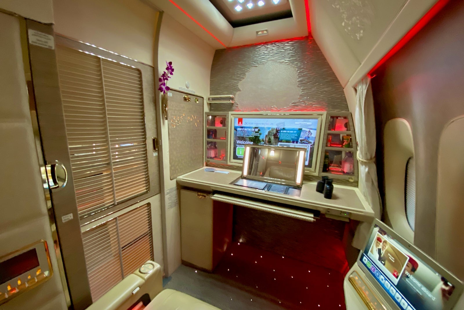 Emirates Game Changer First Class 777 Zach Griff - 31