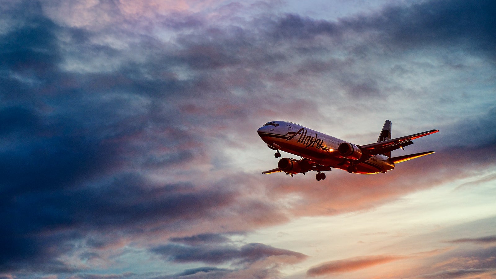Alaska Airlines jet in flight.