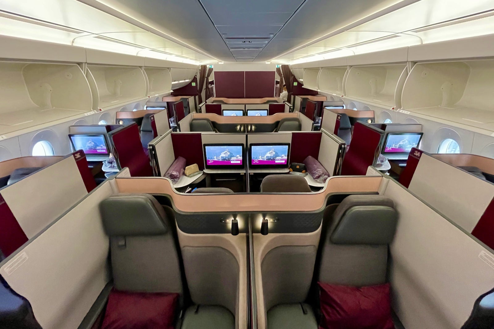 Qatar Qsuite A350-900 San Francisco SFO Inaugural Zach Griff - 3