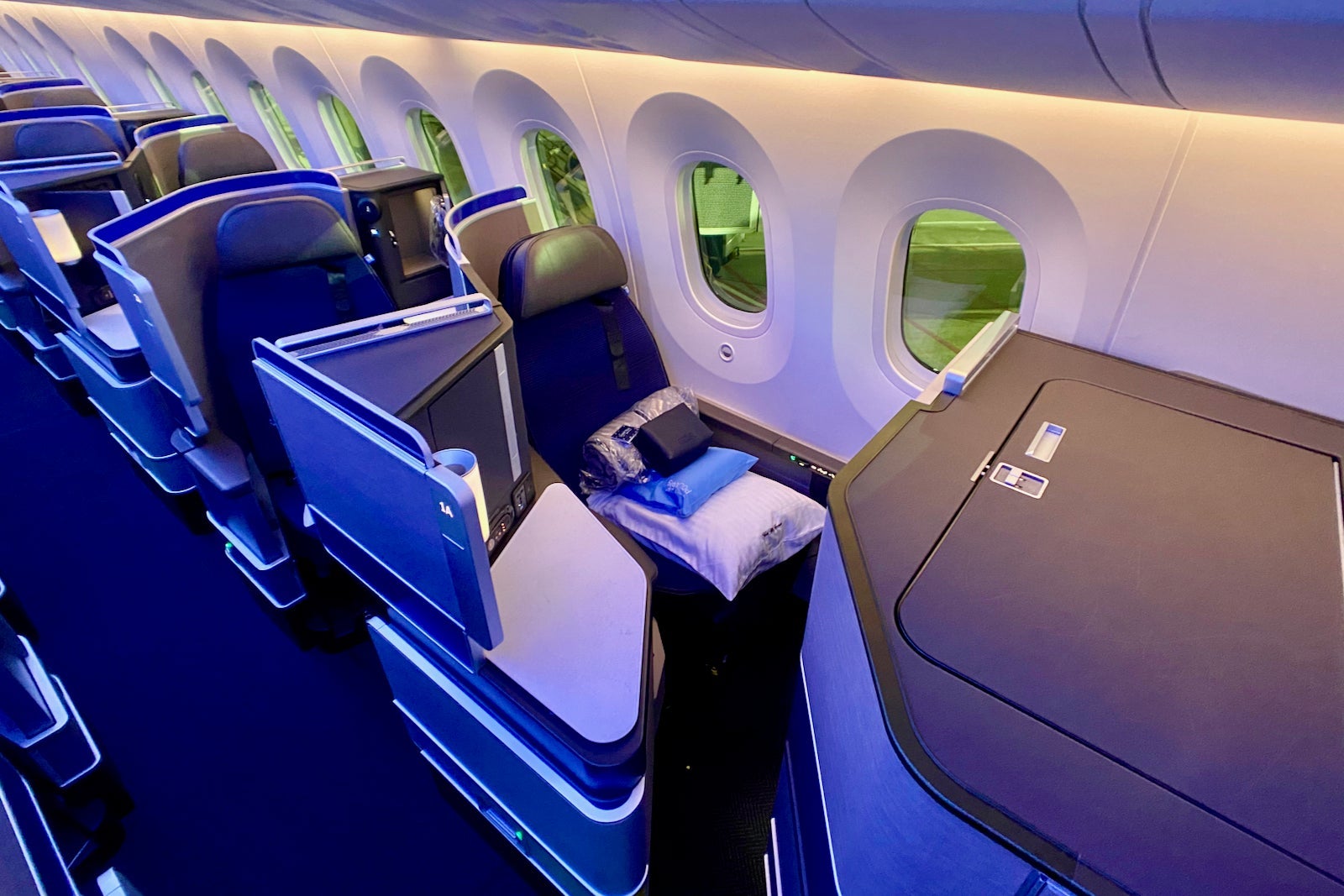 United Boeing 787-10 Dreamliner Polaris Newark Tel Aviv Zach Griff - 34