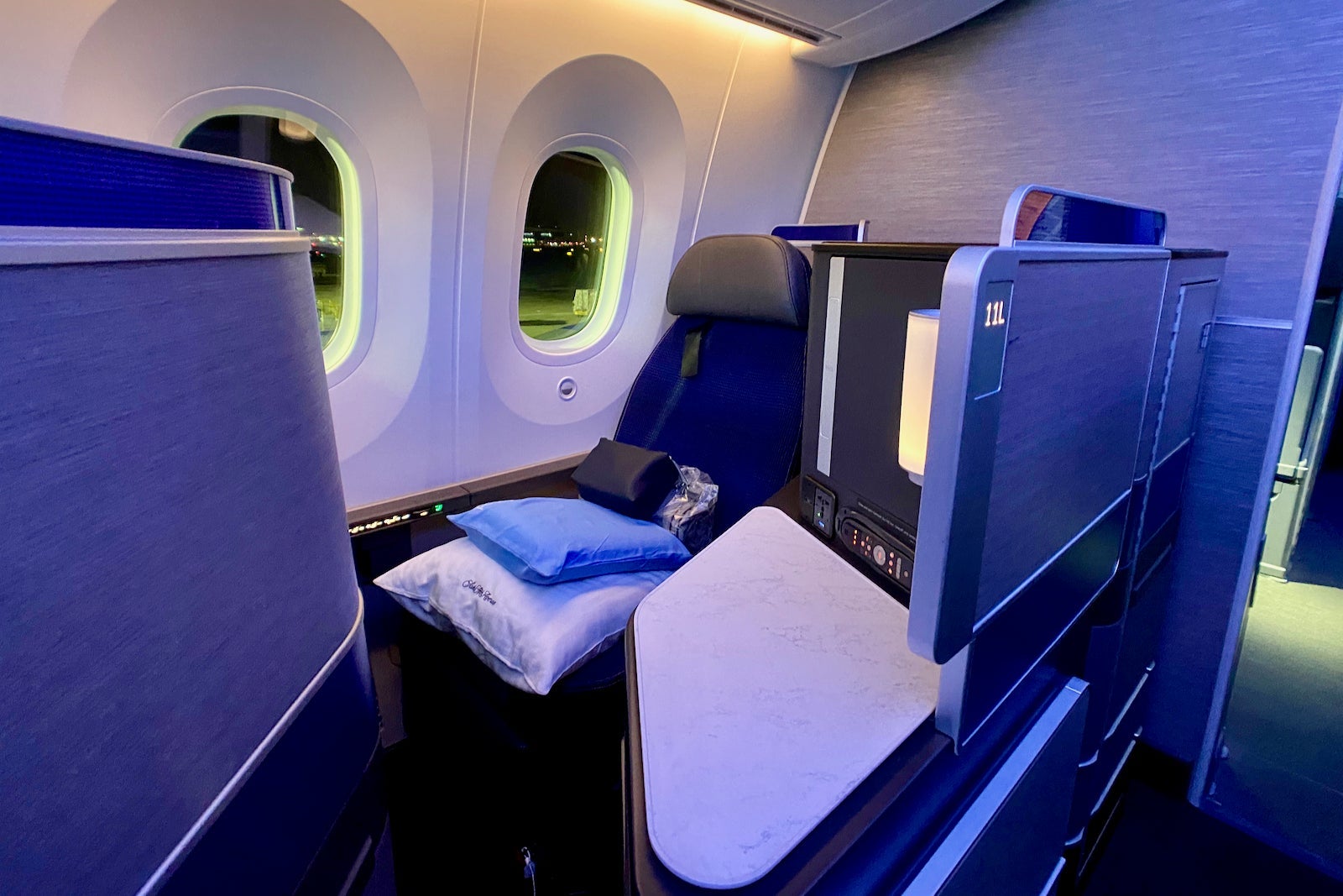 United Boeing 787-10 Dreamliner Polaris Newark Tel Aviv Zach Griff - 41