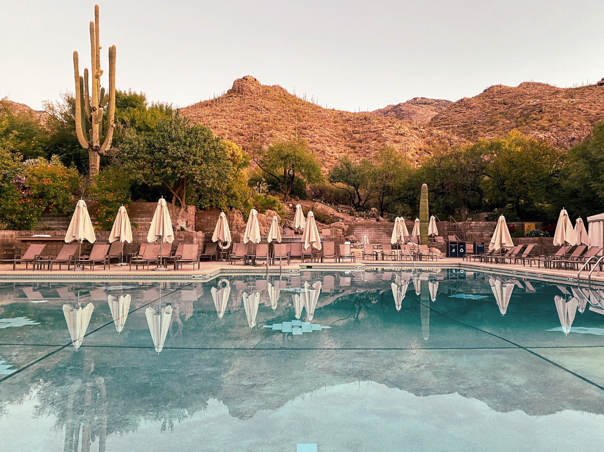 Loews Ventana Canyon Resort swimming pool